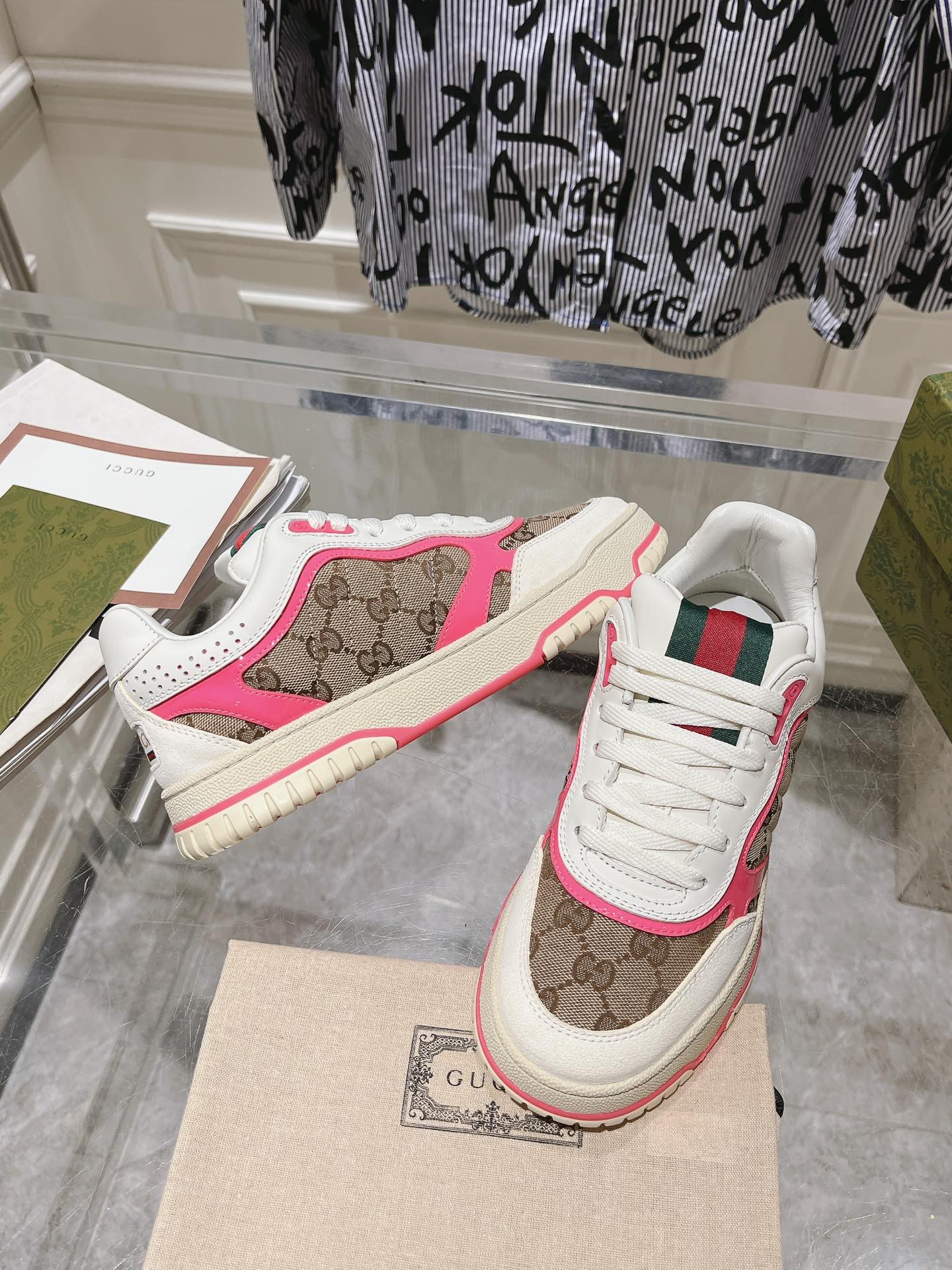 Gucci Vintage GG Sneakers White/Pink