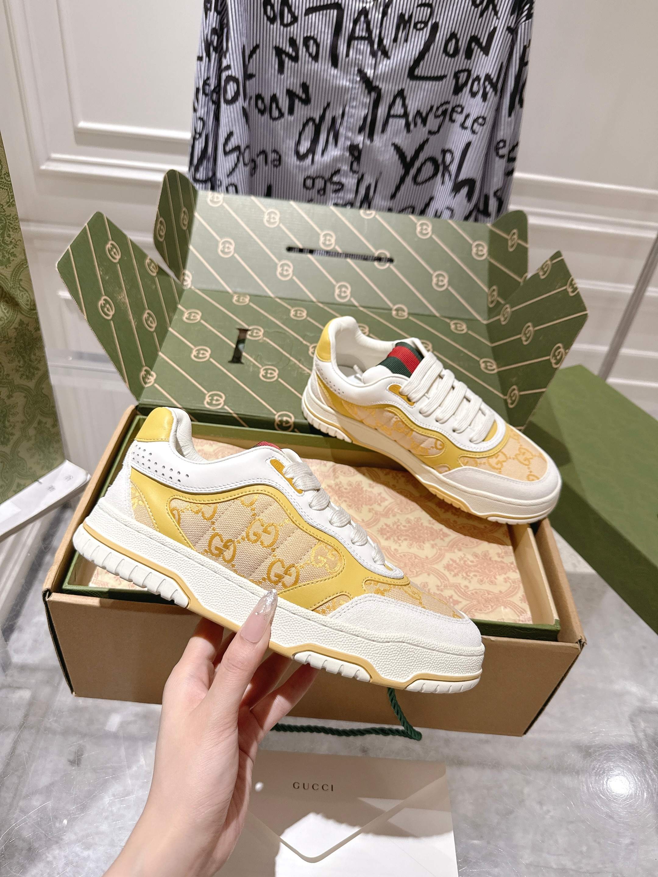 Gucci Vintage Distressed Sneakers White/Gold