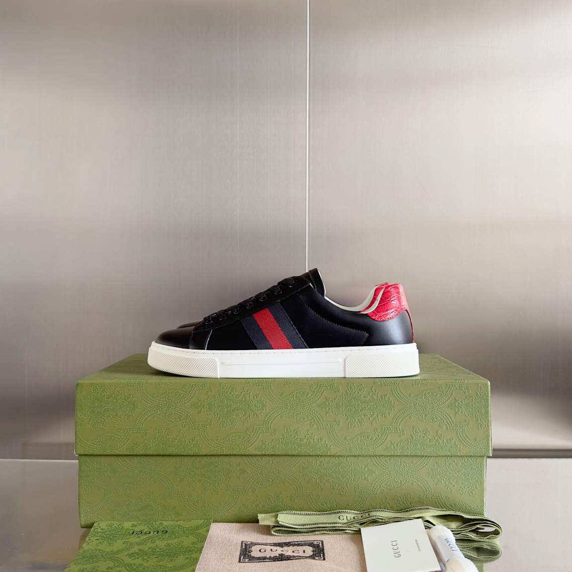 Gucci Ace Leather Sneakers Black/Red
