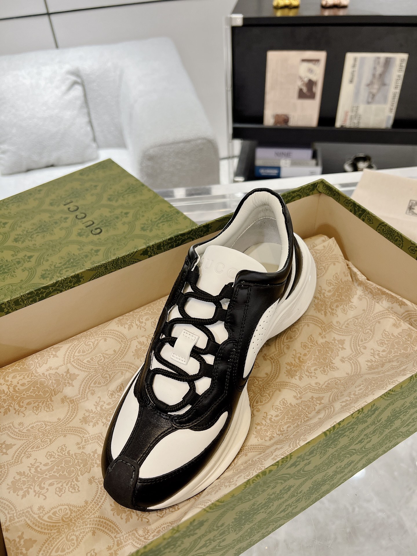 Gucci 22SS Dad Sneakers Black/White