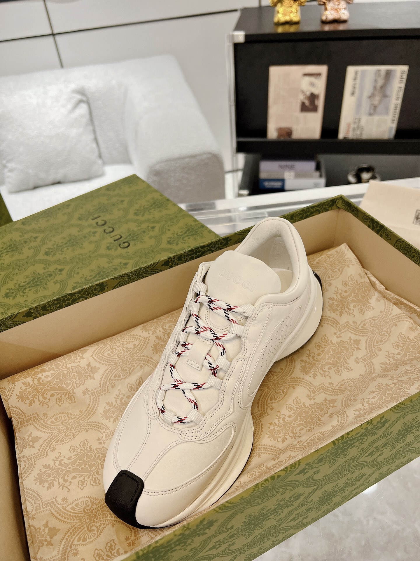 Gucci 22SS Chunky Dad Sneakers Off-White