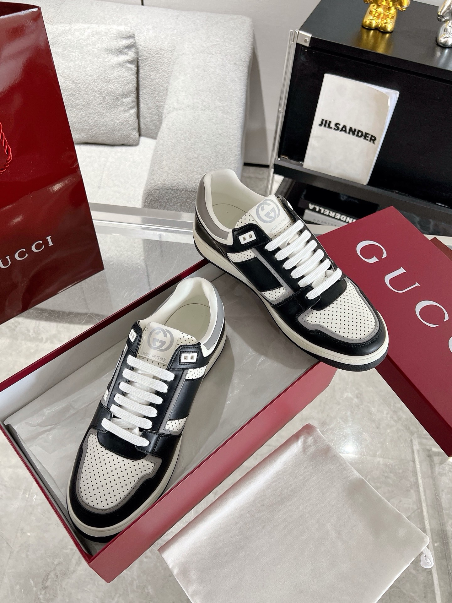 Gucci GG Retro Defense Sneakers Black/White