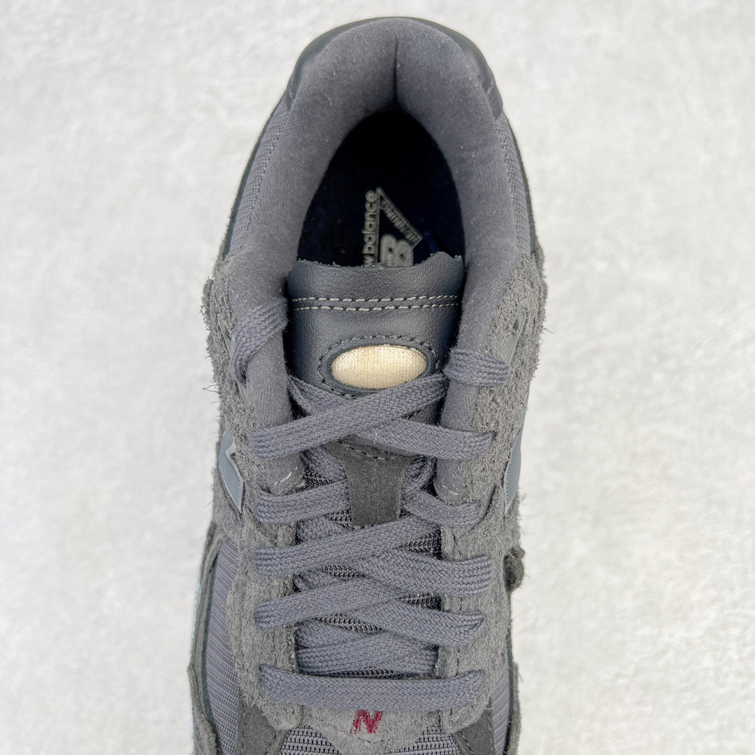 New Balance 2002R Suede Runner Grey