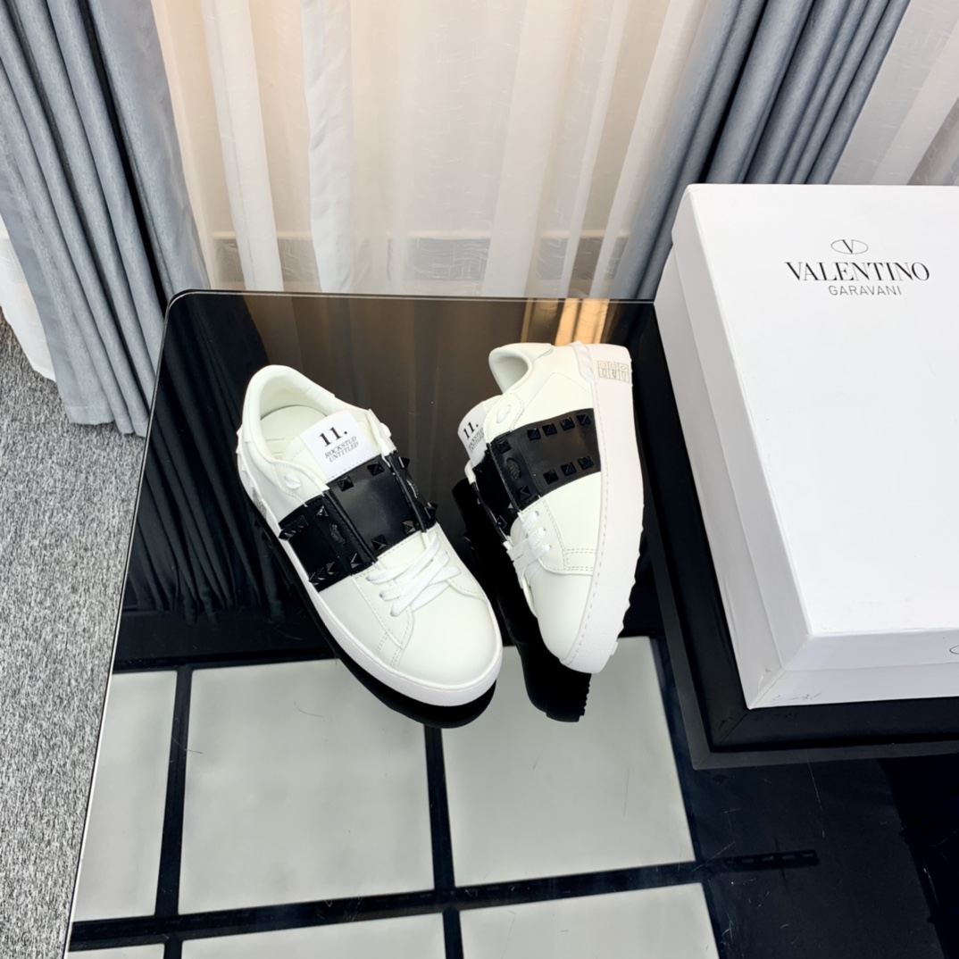 Valentino Rockstud Sneakers White/Black