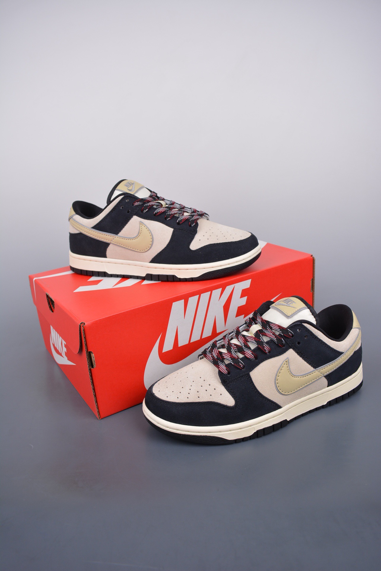 Nike SB Dunk Low Suede Grey Black