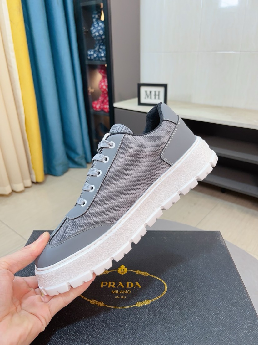 Prada Logo Low-Top Sneakers Black