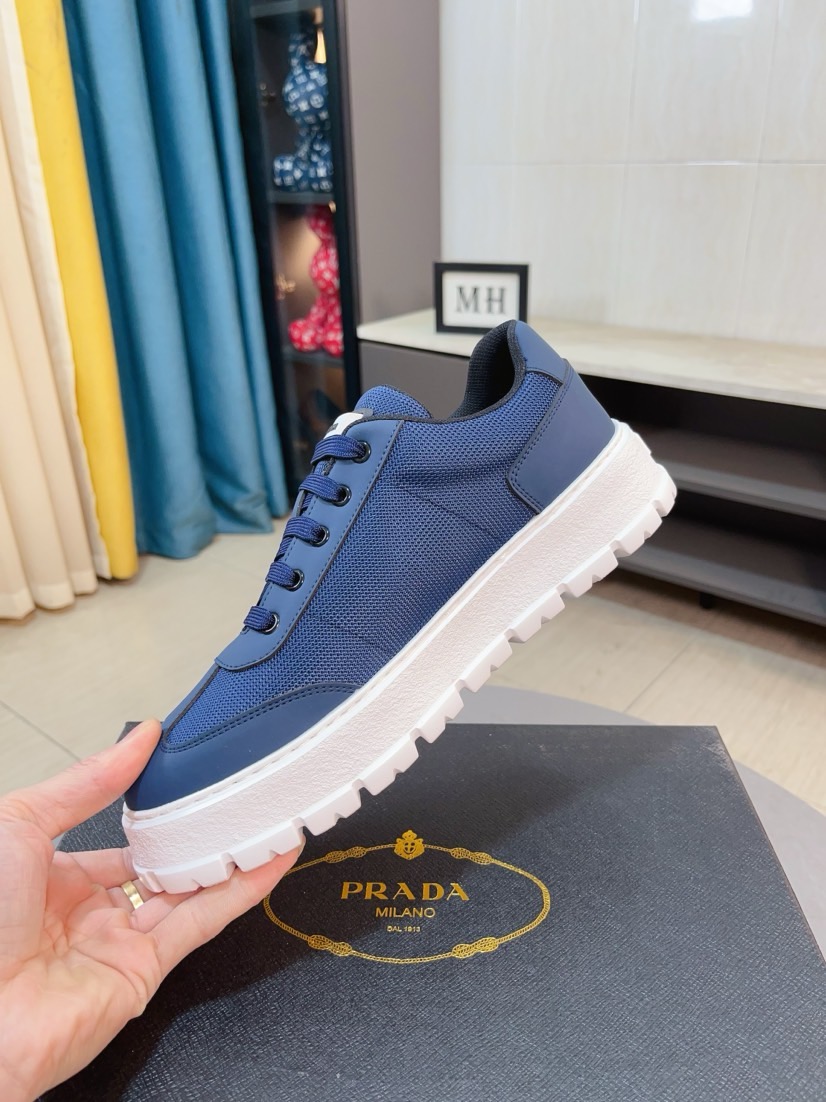 Prada Logo Low-Top Sneakers Multicolor
