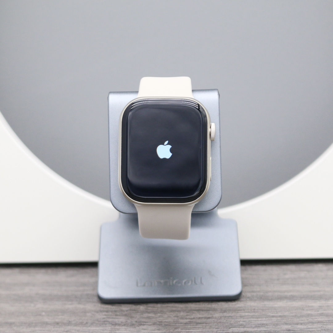 Apple Watch Series 8 45mm Smart Sport Watch Silver