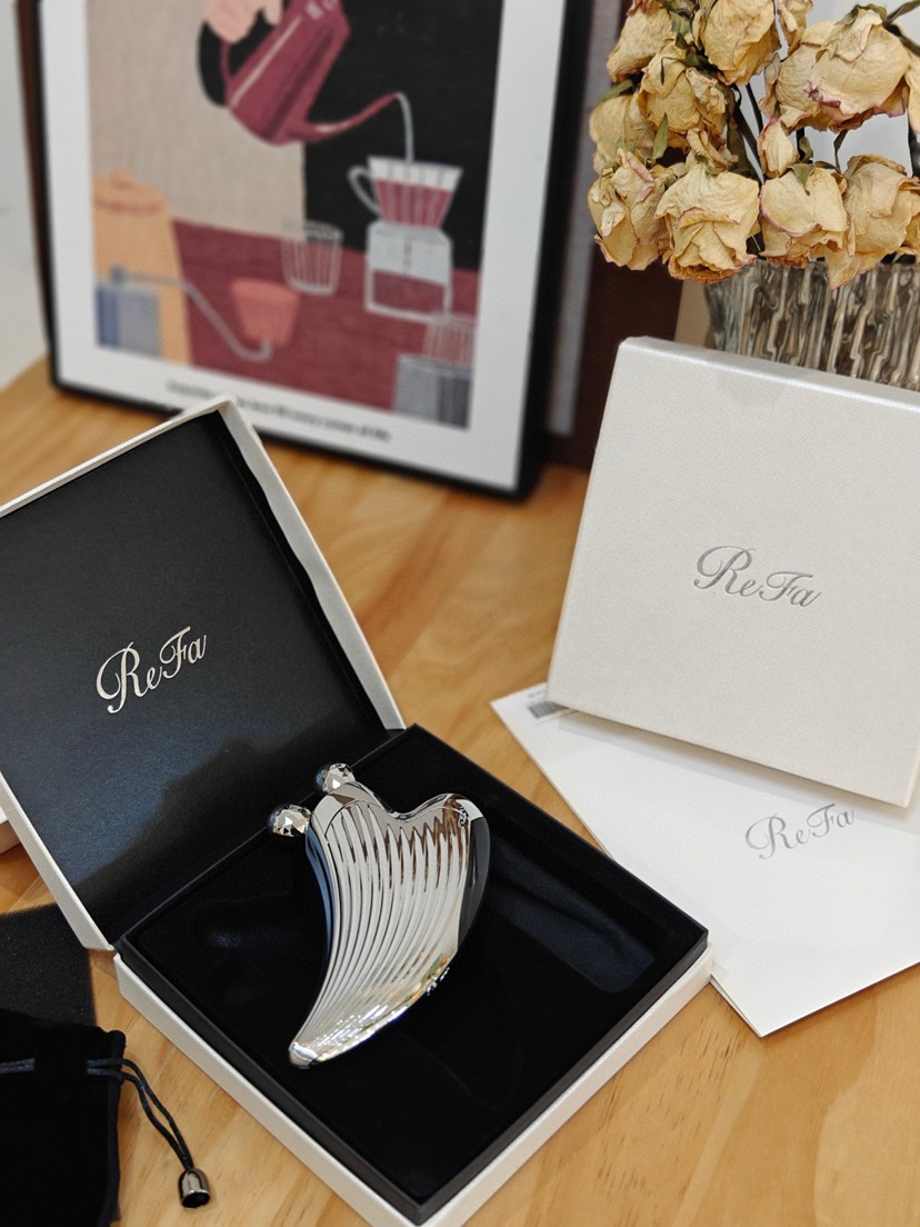 ReFa Microcurrent Gua Sha Silver