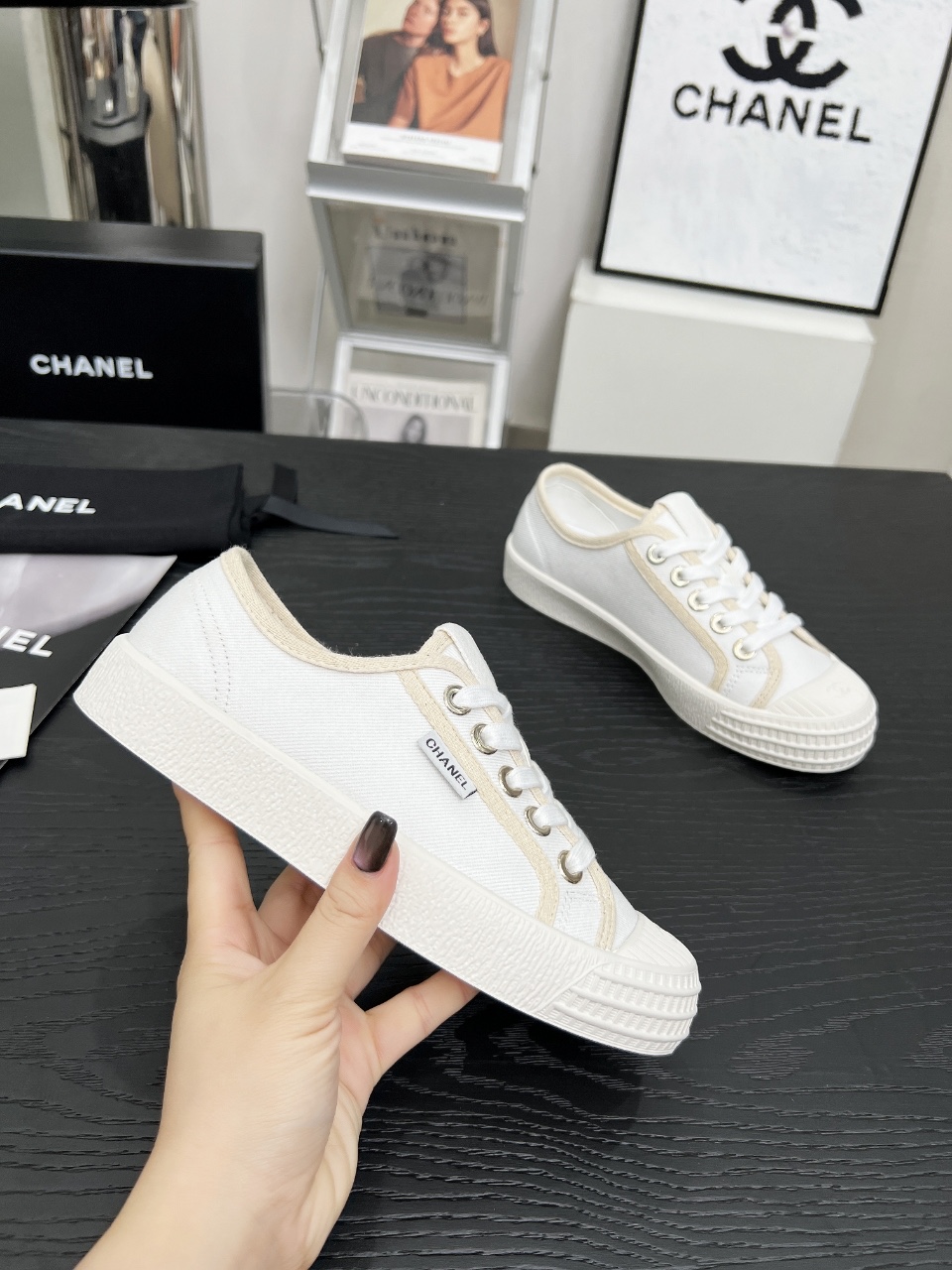 Chanel Vintage Low-Top Sneakers Off-White