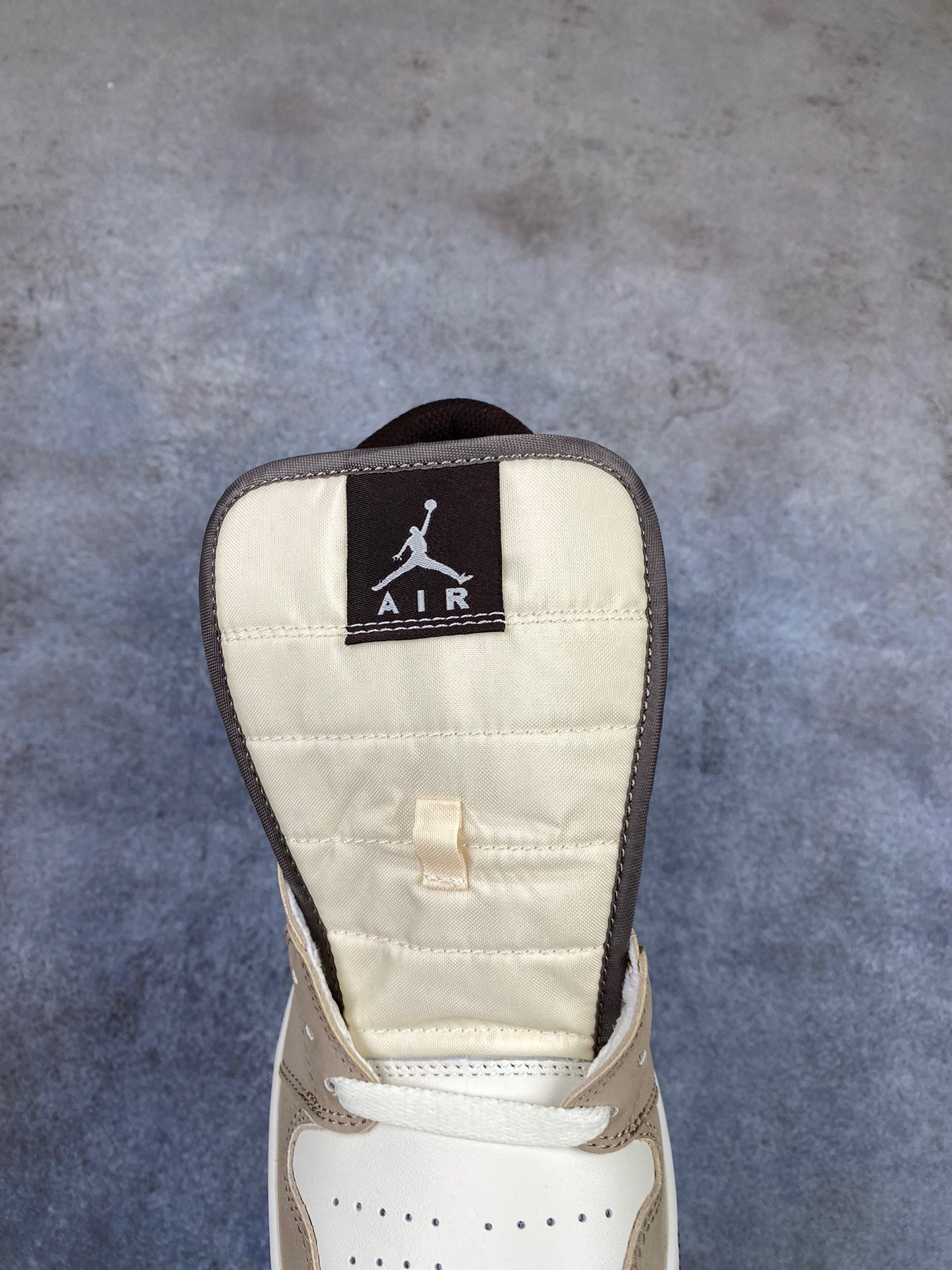 Jordan AJ High Shoes Beige