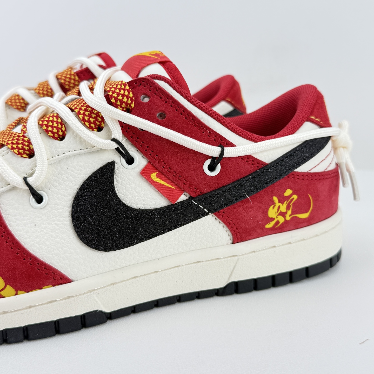 Nike SB Dunk Snake Red White