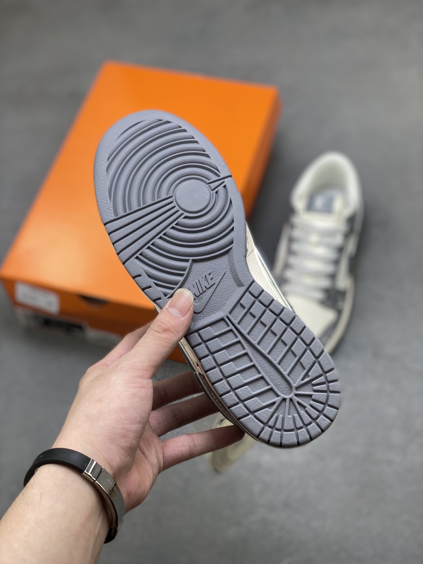 Nike Dunk Low LV Grey