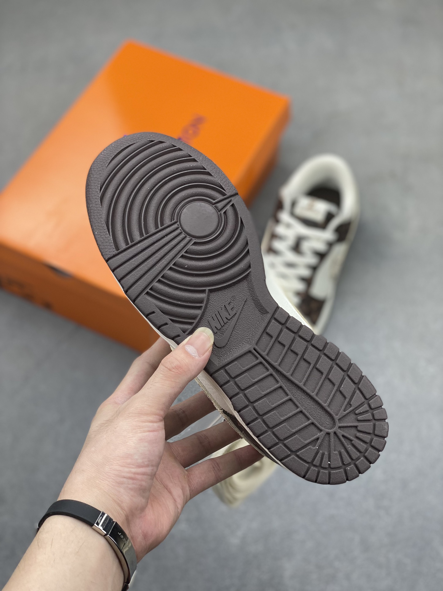 Nike SB Dunk Low Brown White