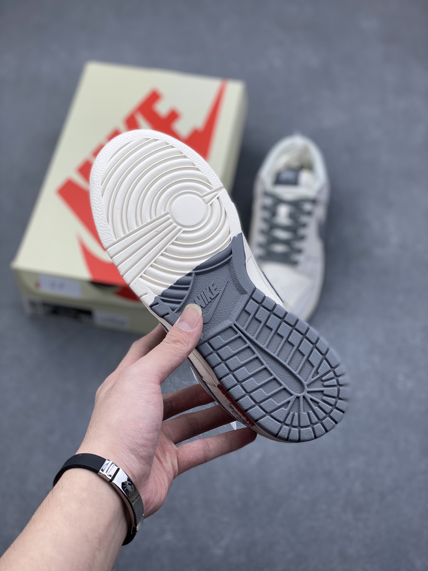 Nike SB Dunk Low Grey Red