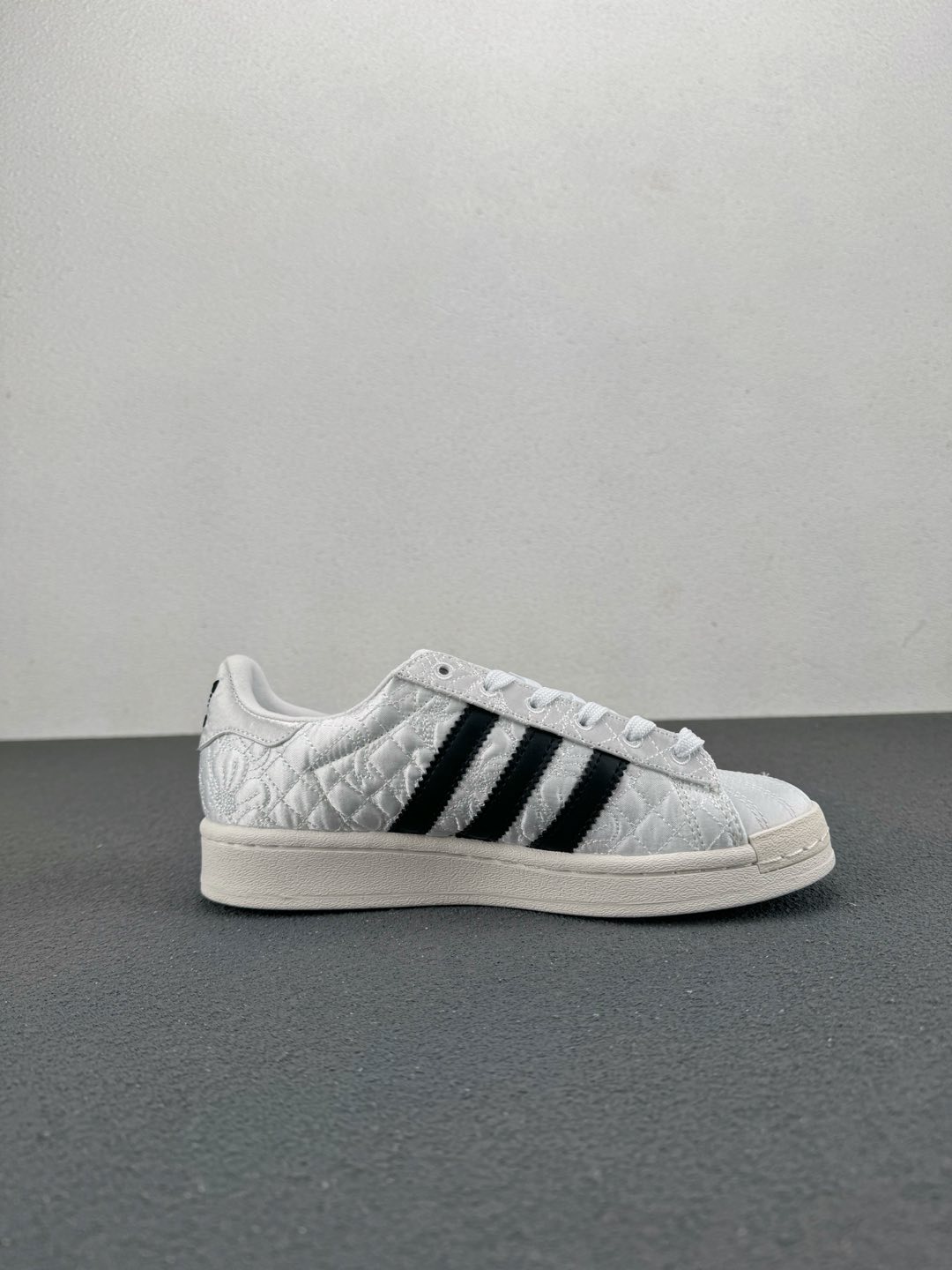 Adidas Originals Superstar W Caroline Hu Bow Sneakers White/Black