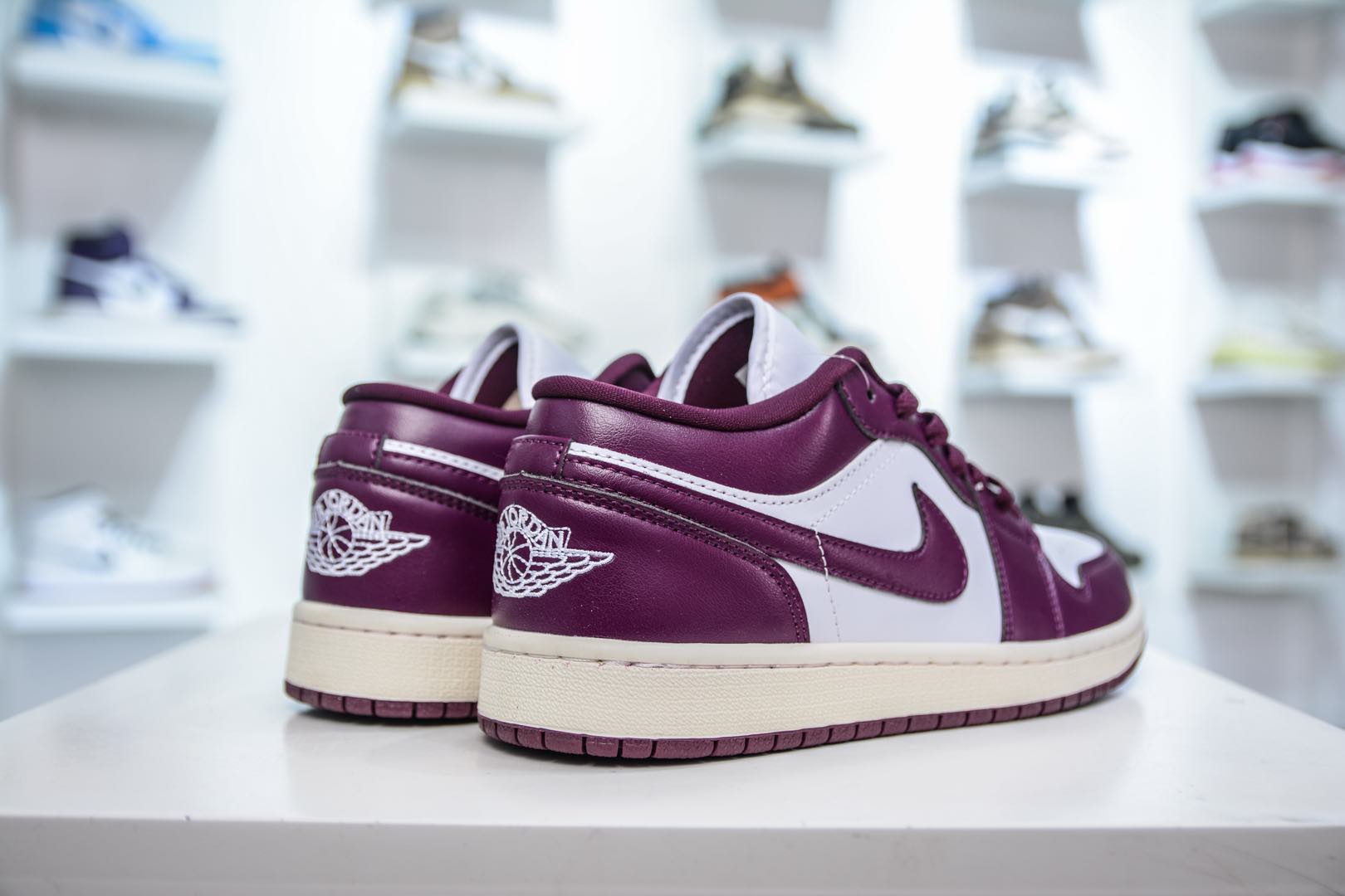 Jordan Air Jordan 1 Low Leather Sneakers Purple/White
