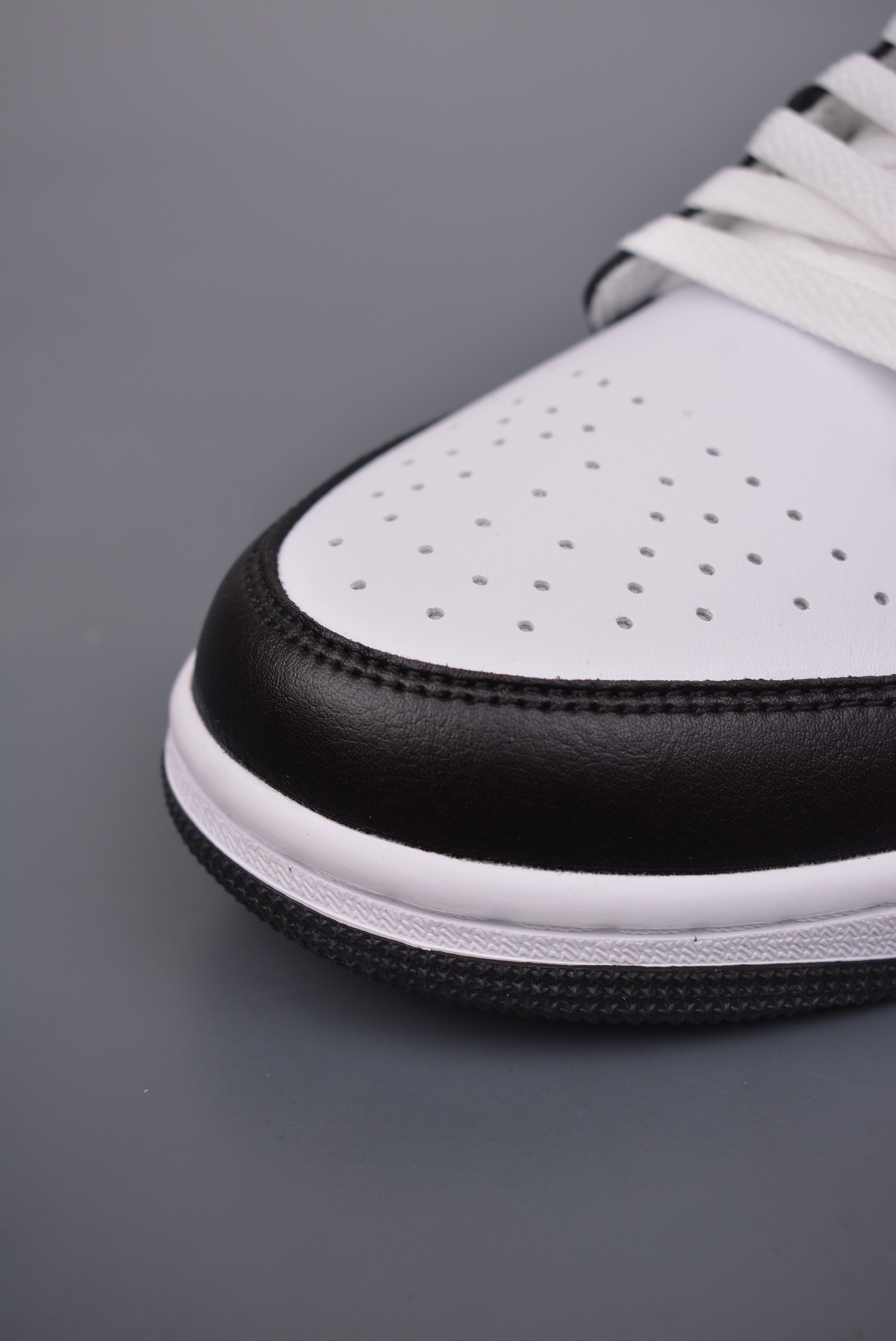 Jordan Air Jordan 1 Low Toe Black/Red