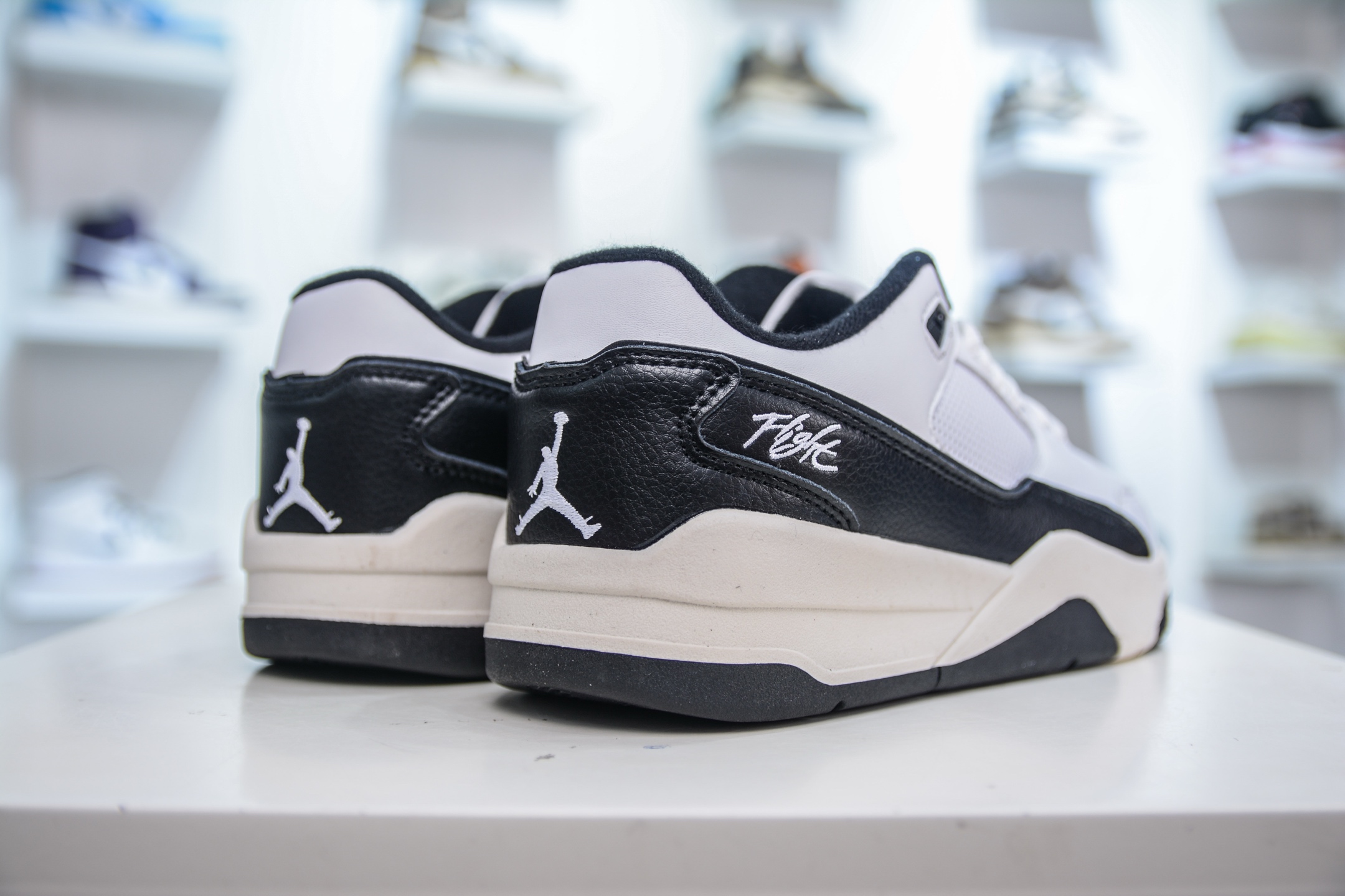 Jordan Flight Court Low Retro Sneaker Black/White