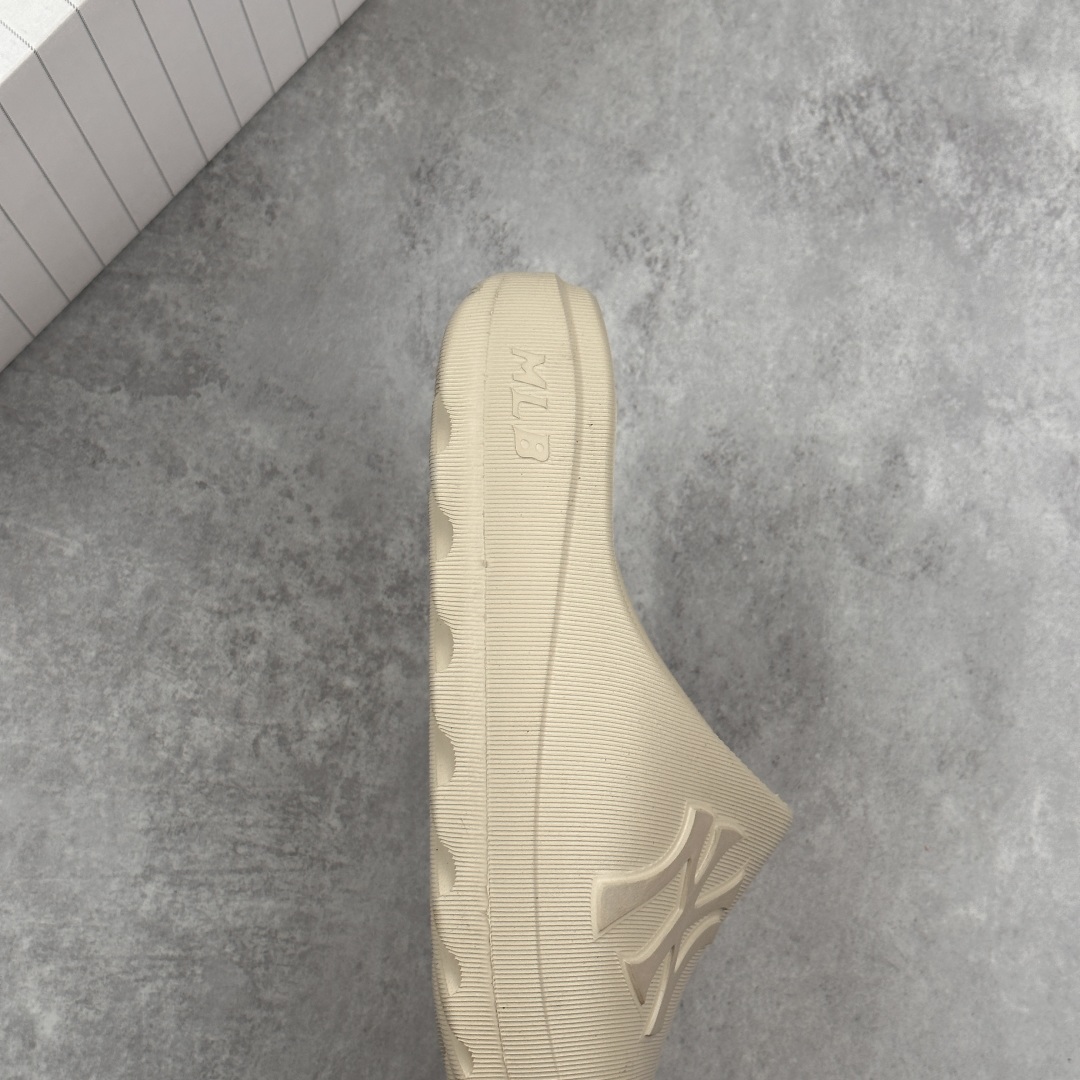MLB Skier Slide Foam Sandals Beige