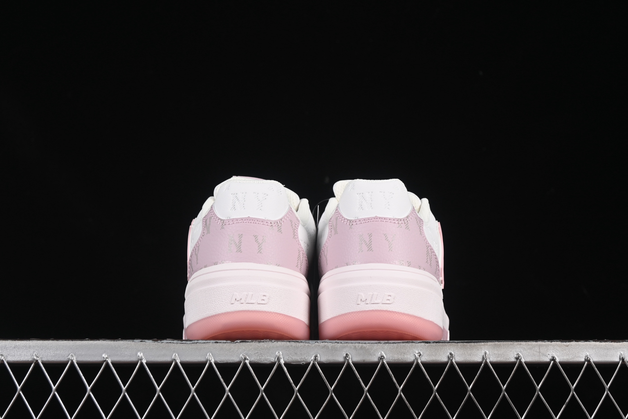 MLB NY Chunky Liner Embossed Monogram Sneakers Pink/White