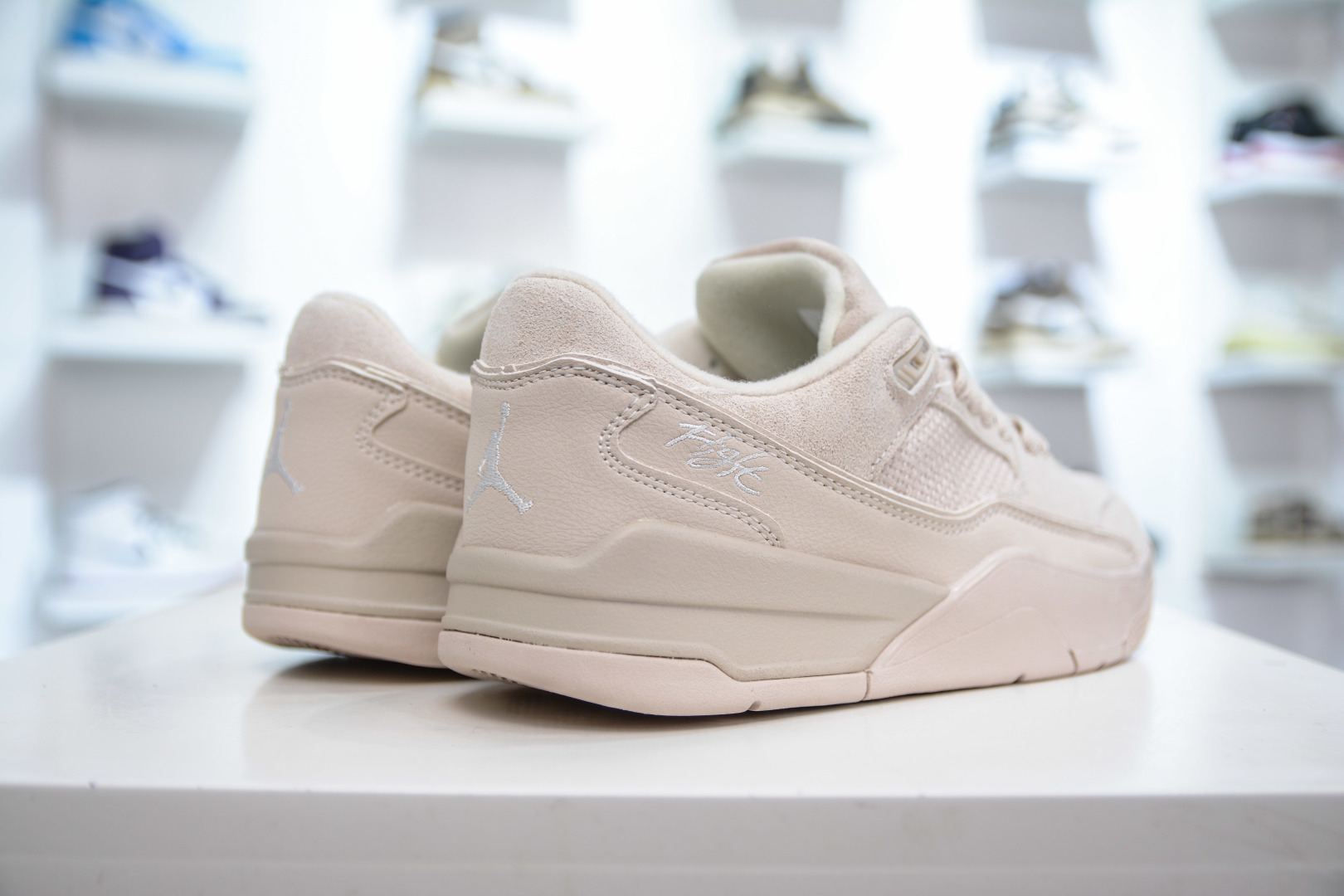 Jordan Flight Court Low Retro Sneaker Beige