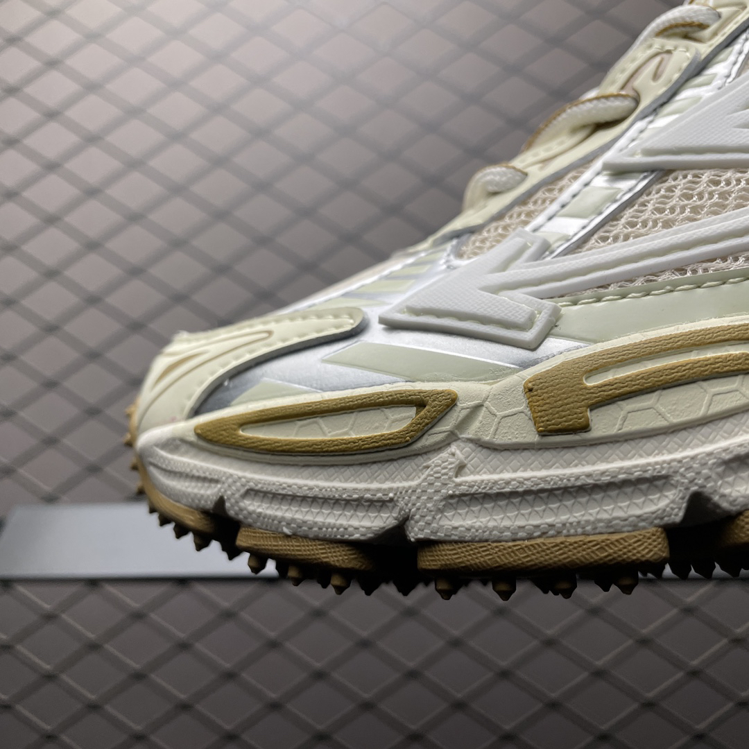 Off-White Low-Top Retro Sneaker Beige