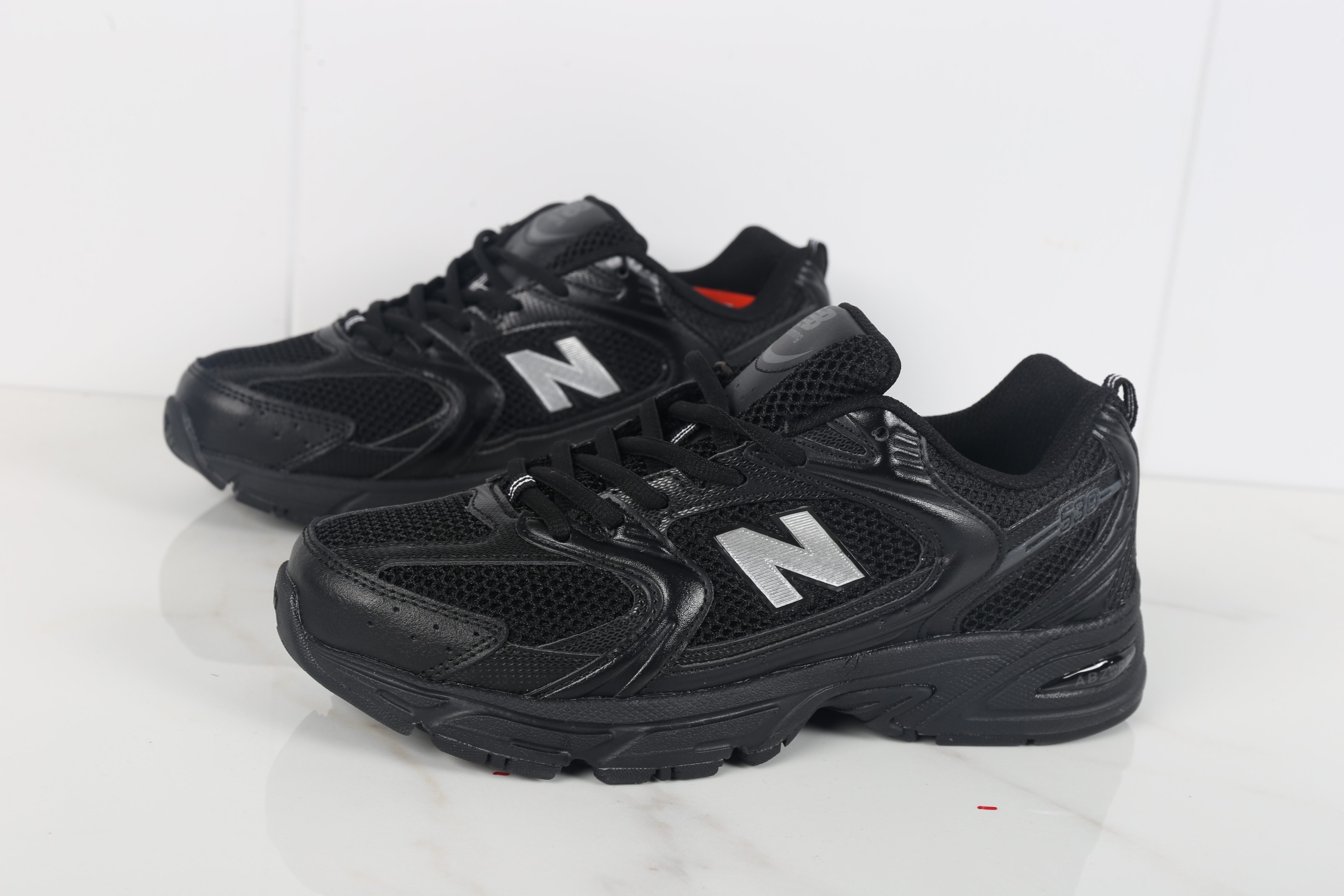 New Balance MR530 Retro Dad Sneakers Black