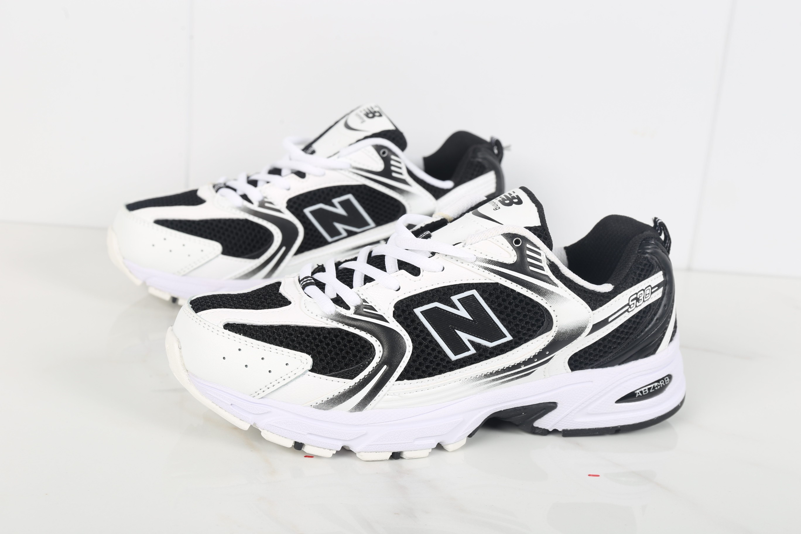 New Balance MR530 Retro Dad Sneakers Black/White