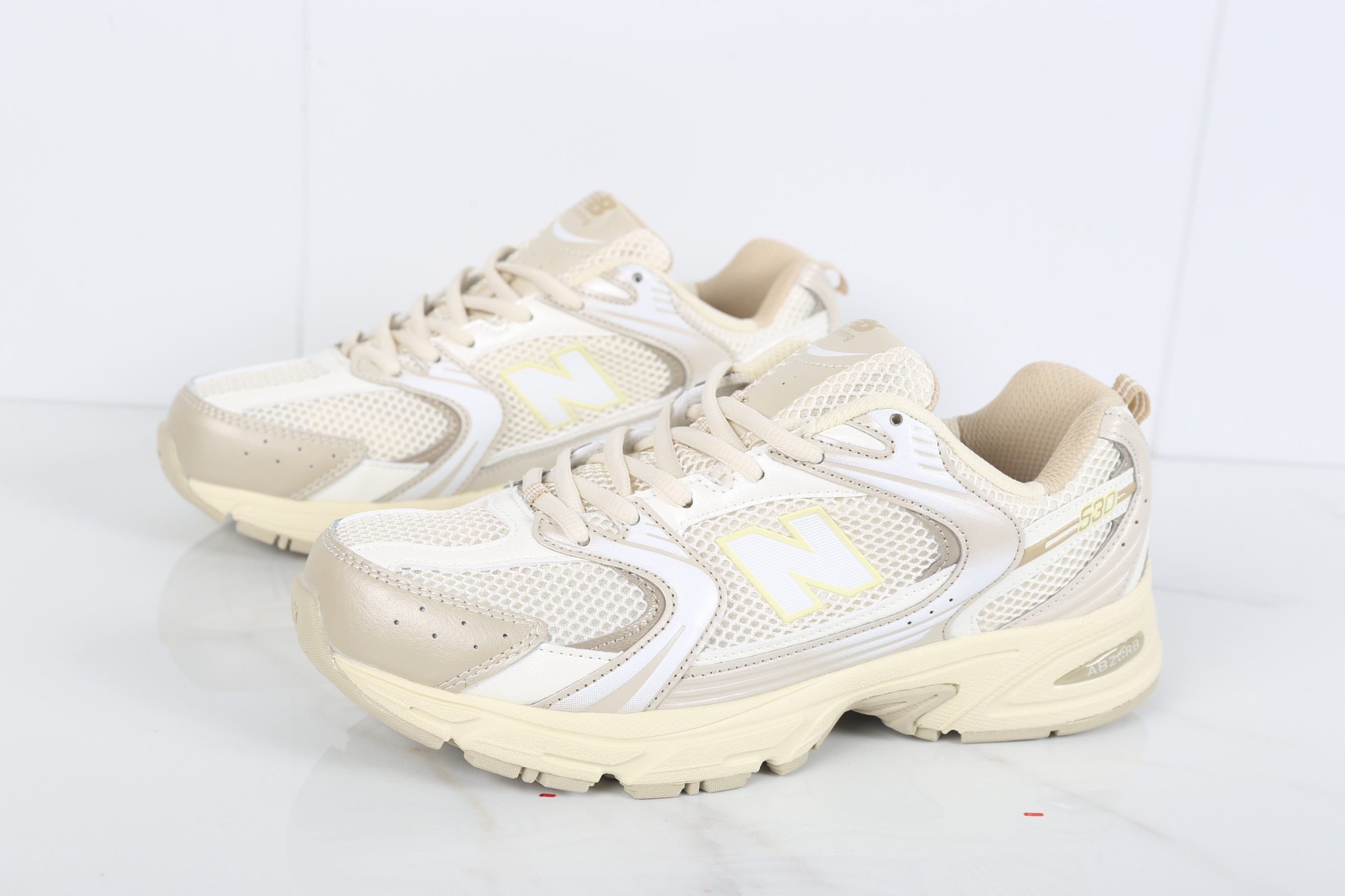 New Balance MR530 Retro Dad Sneakers Beige