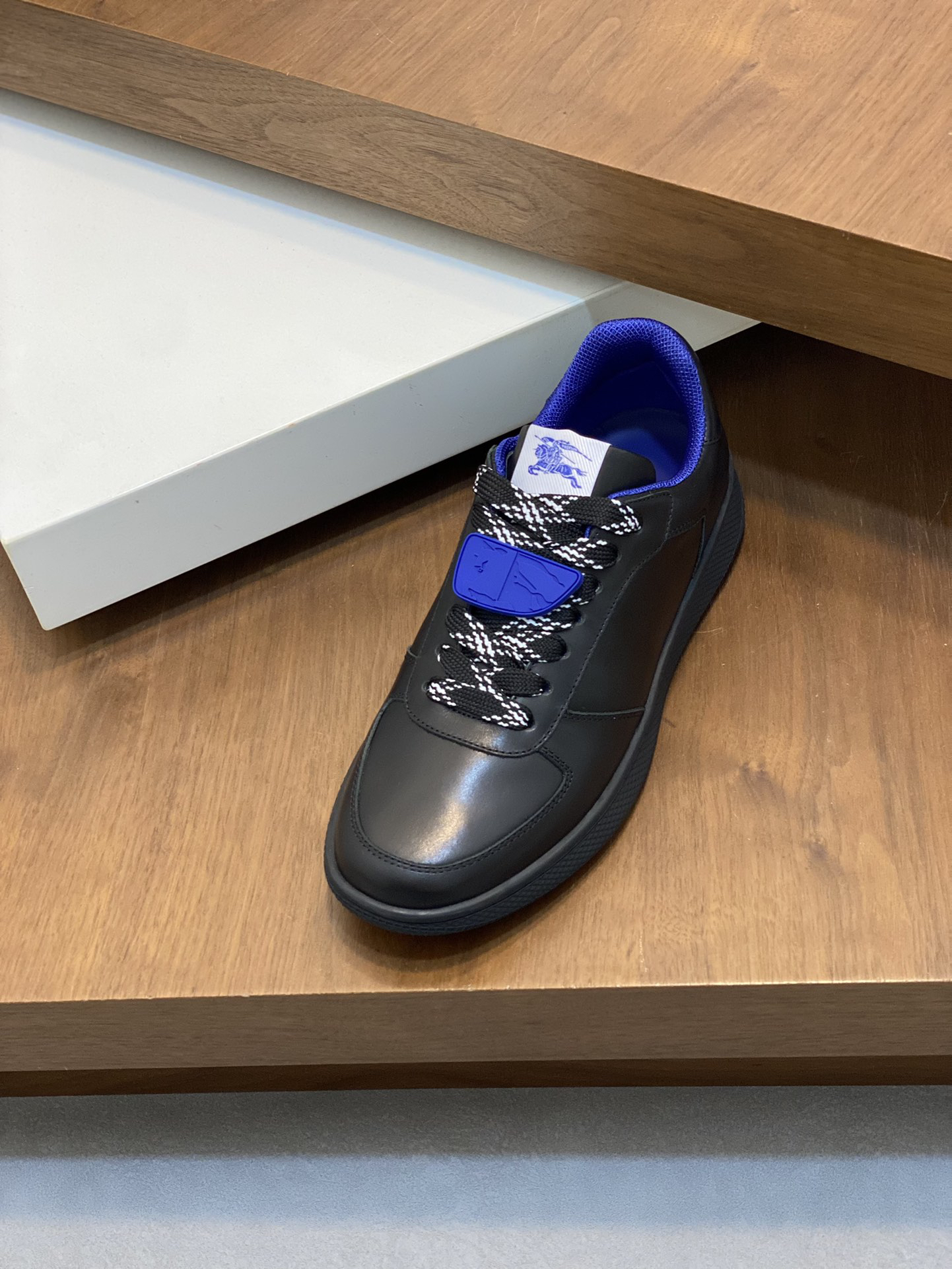 Burberry Leather Low-Top Sneakers Black/Blue