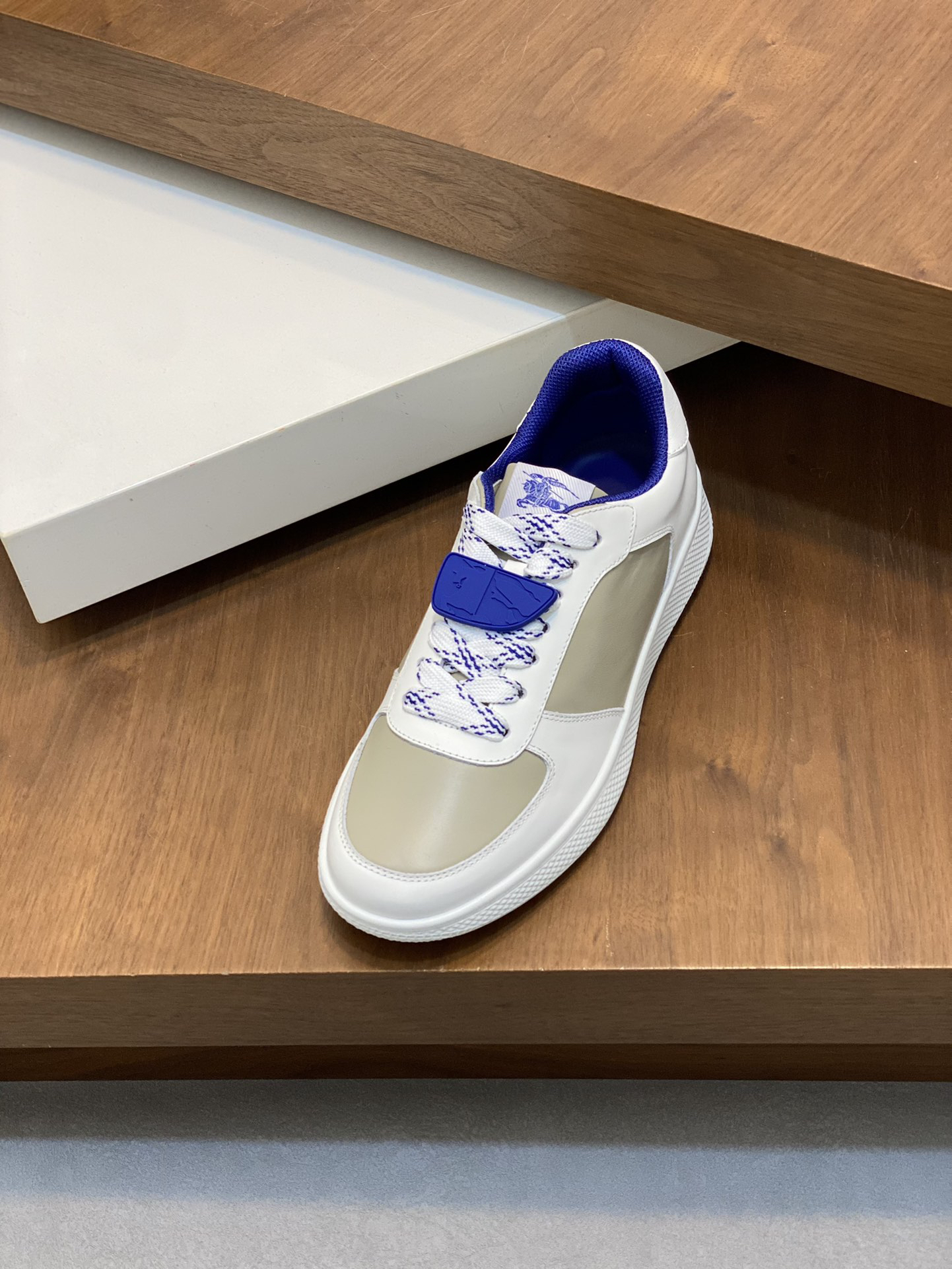 Burberry Leather Low-Top Sneakers White/Blue