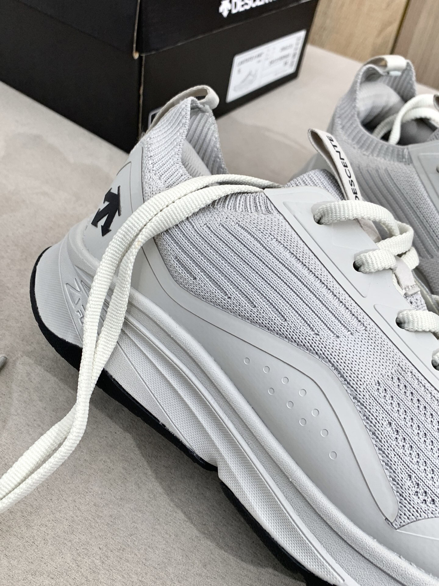 Descente Lavitate II Knit Running Shoes Grey