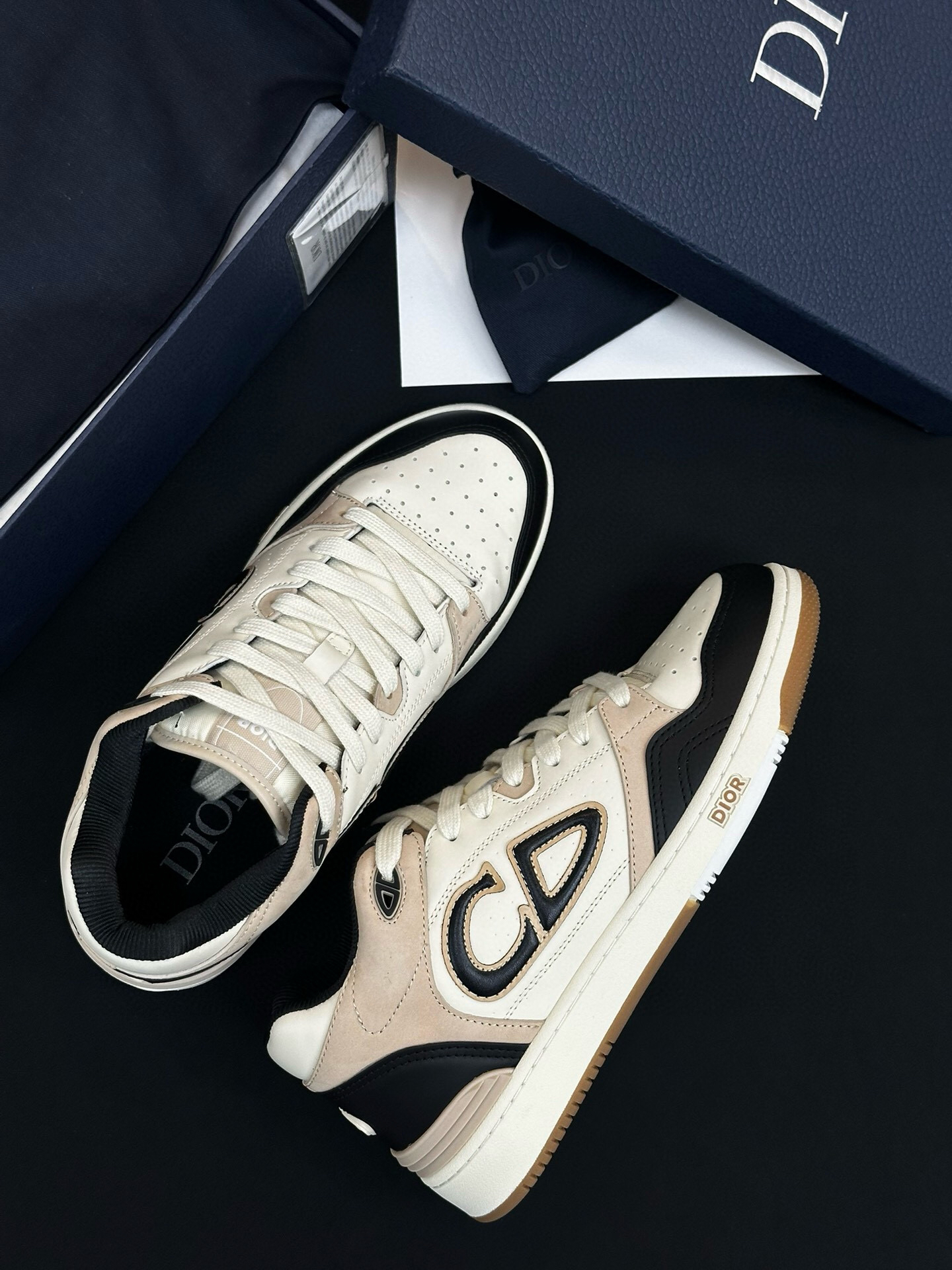 Dior B57 Low-Top Sneakers White Grey Black