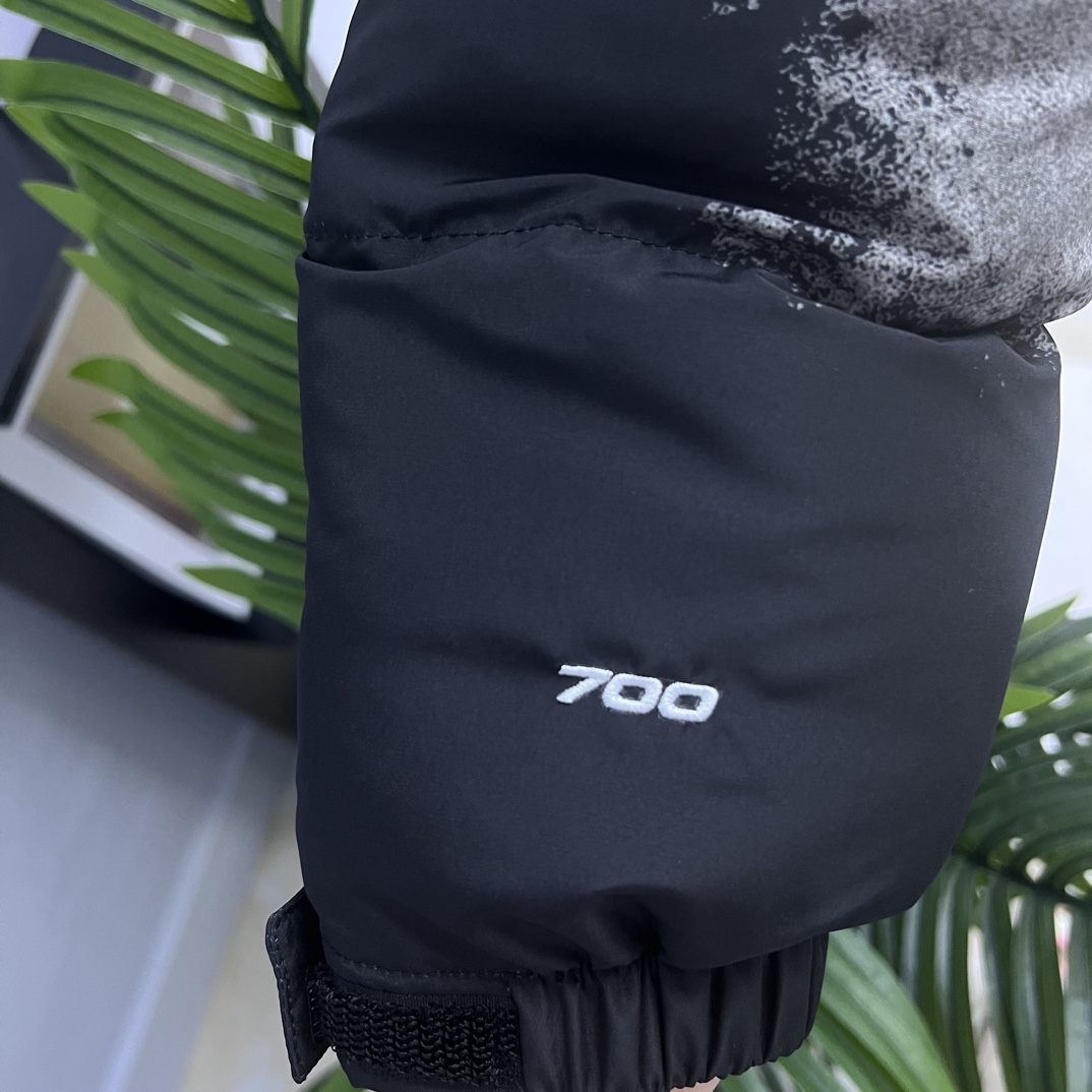 The North Face 1992 Nuptse Cloud Down Jacket Black/White