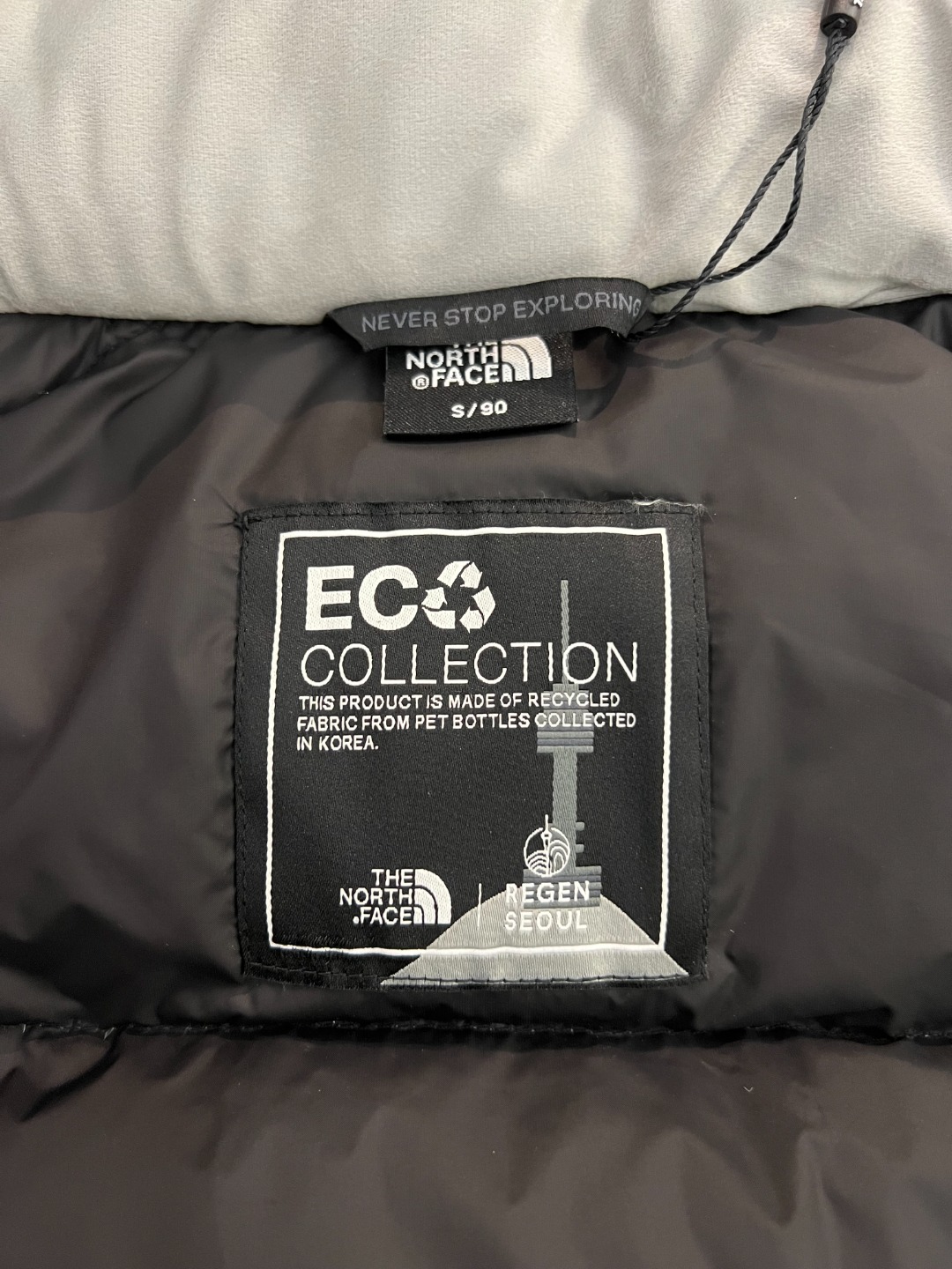 The North Face Multi-Pocket Down Hooded Jacket White