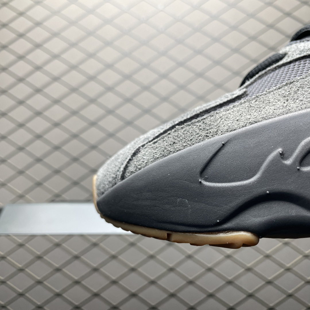 Adidas Yeezy 700 FV5304 Sneakers Dark Grey