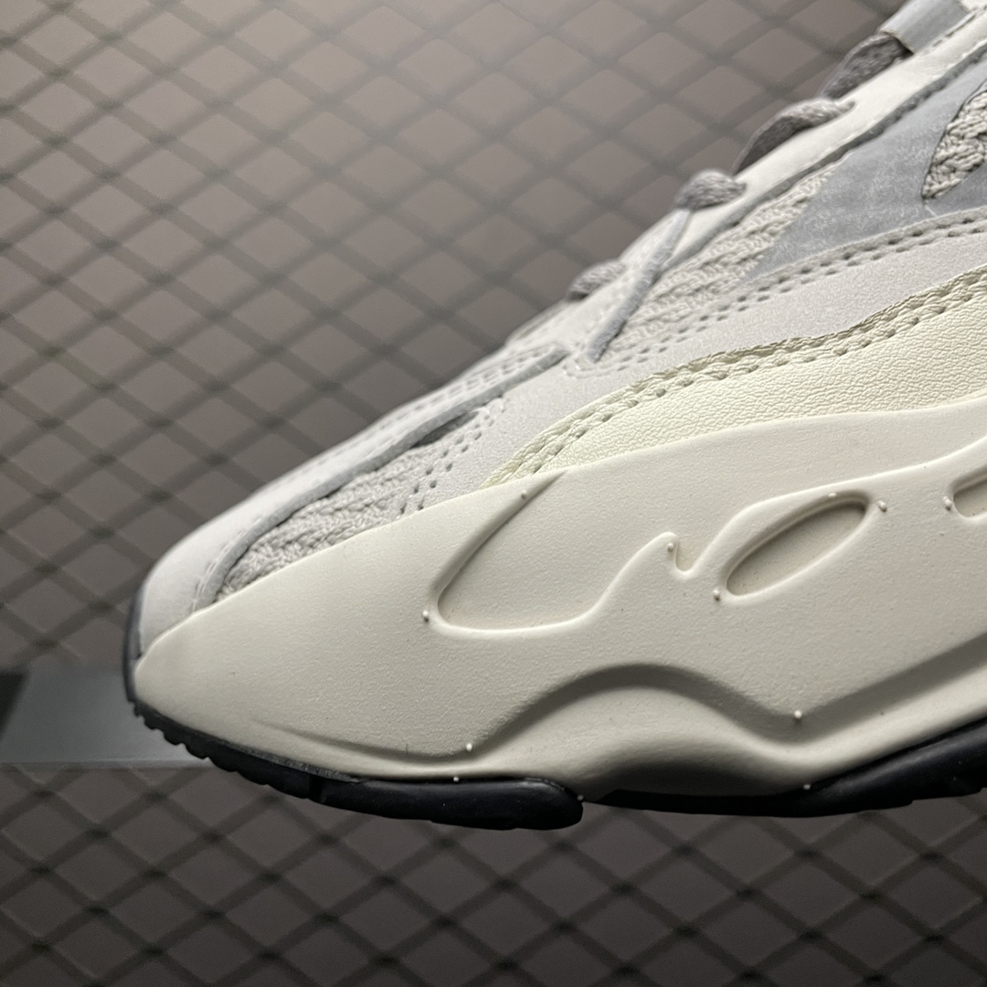 Adidas Yeezy Boost 700 V2 Static Sneakers White/Silver