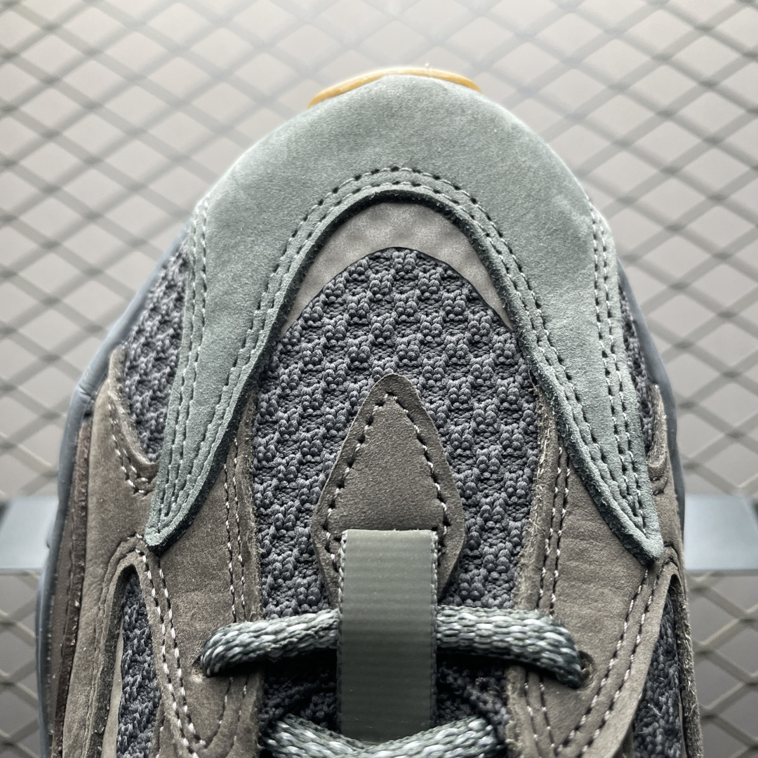 Adidas Yeezy 700 V2 EG6860 Sneakers Grey