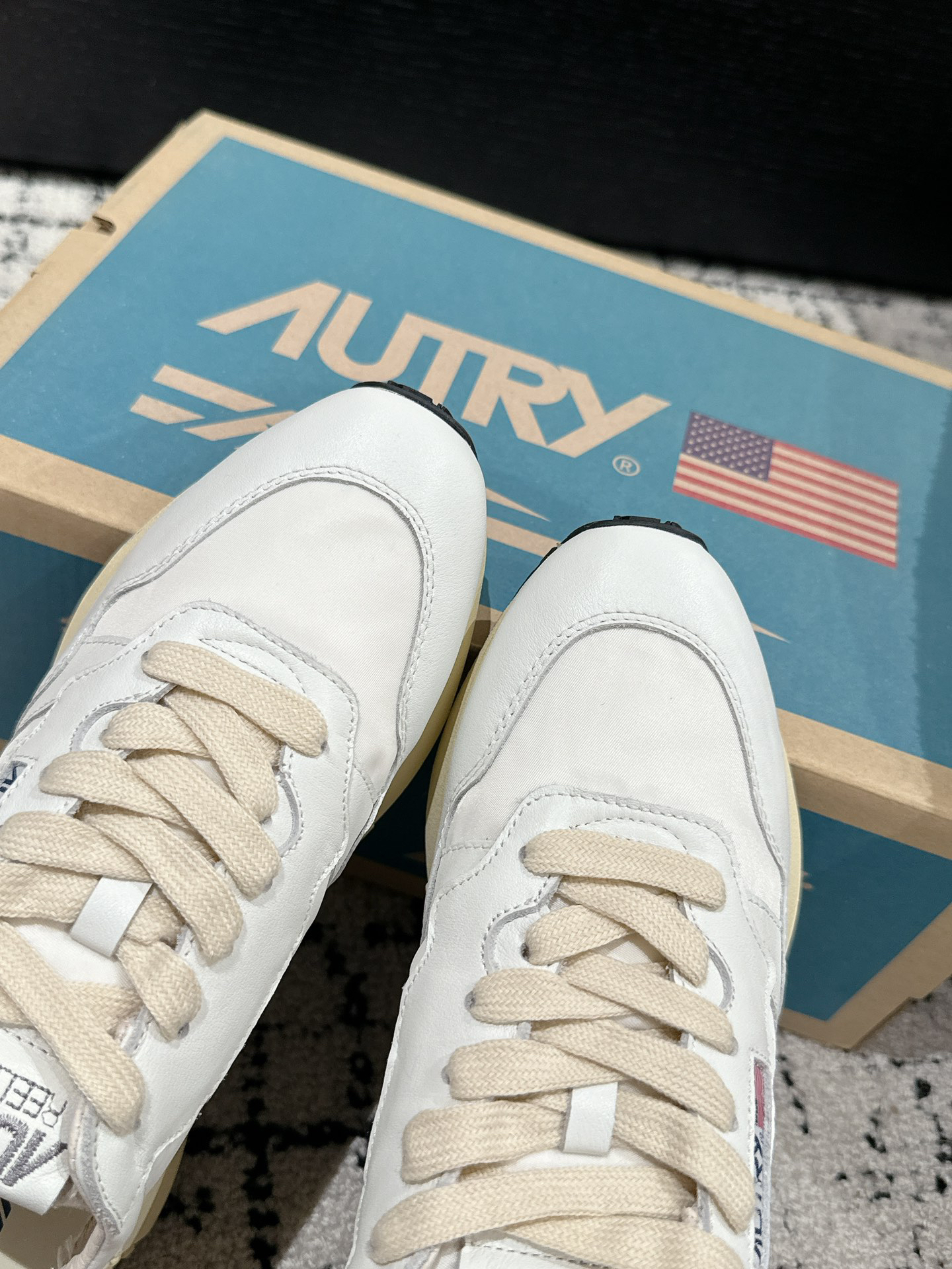 Autry Reelwind Retro Runner Sneakers White