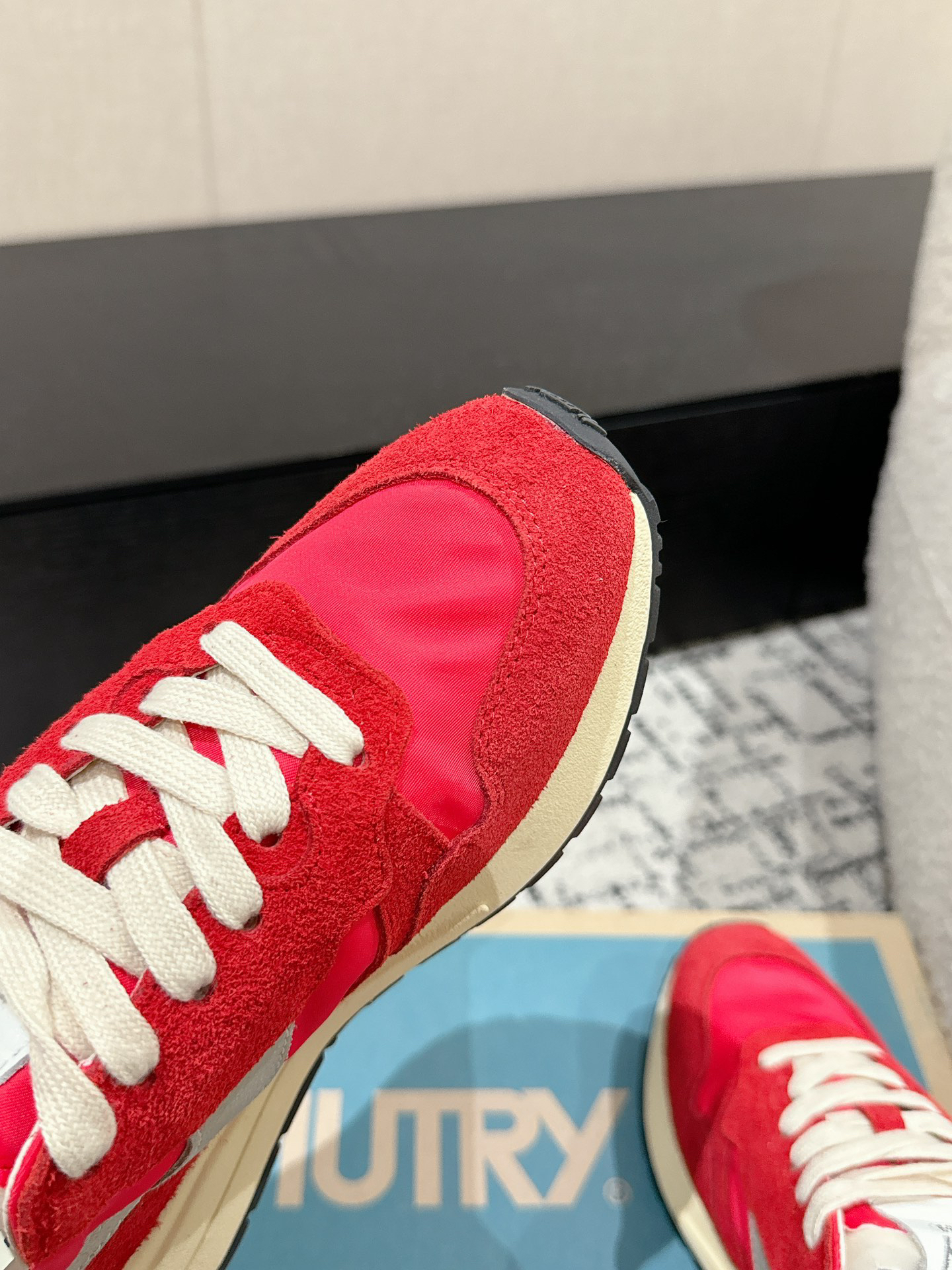 Autry Reelwind Retro Sneakers Red