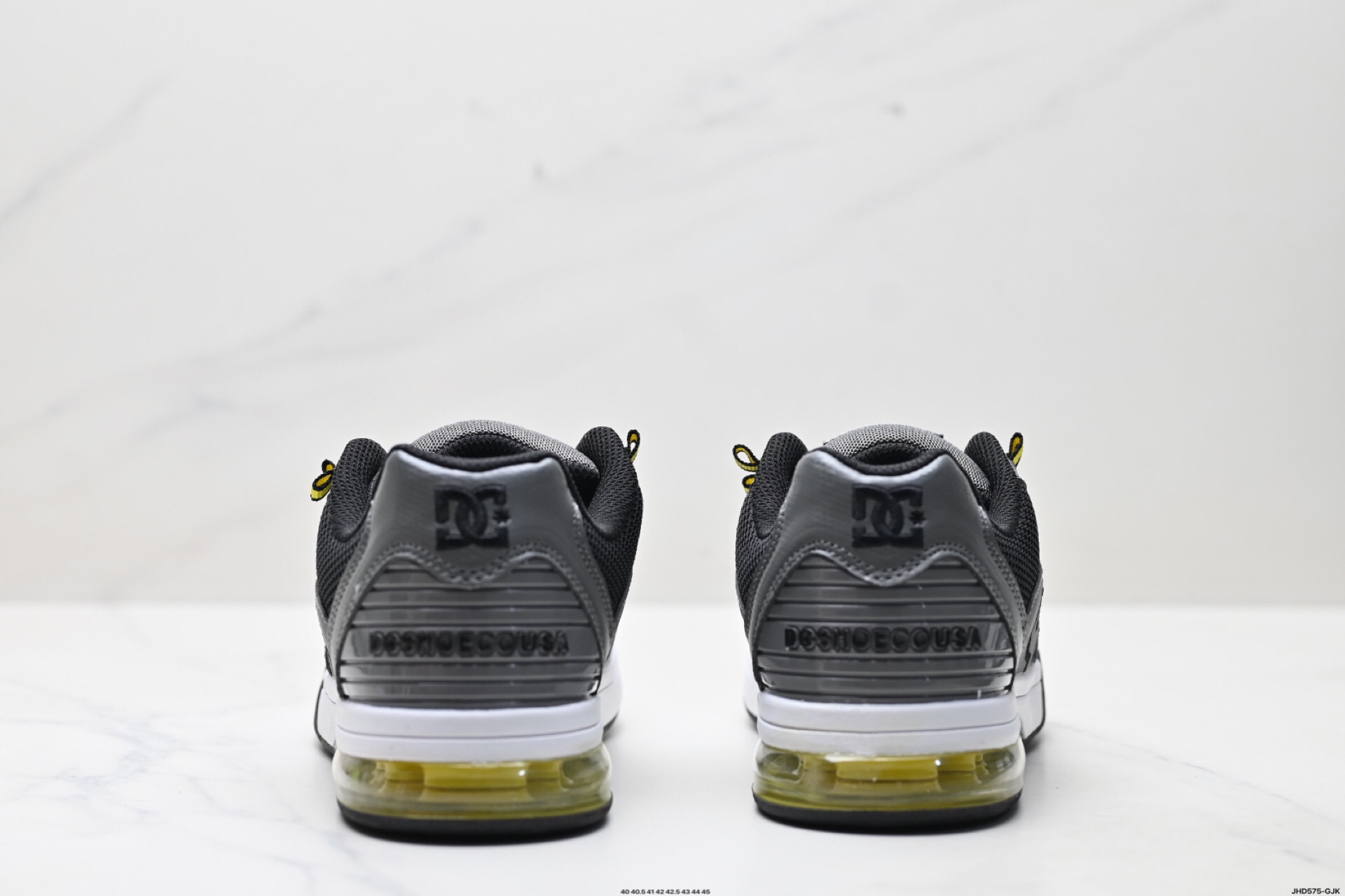 DC Shoes Versatile Air-Cushion Low-Top Sneakers Gray