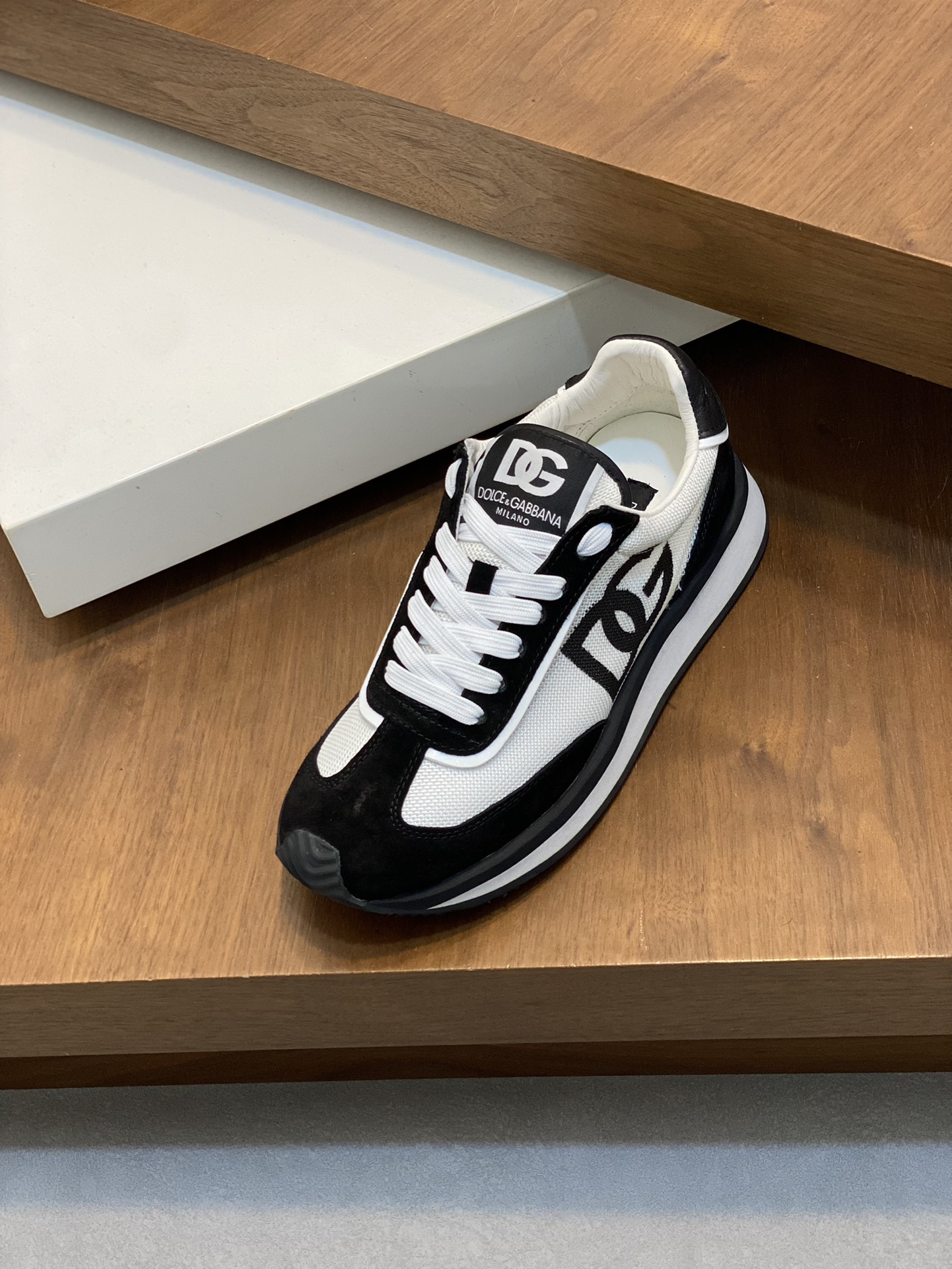 Dolce & Gabbana DG Logo Low-Top Sneakers Black/White