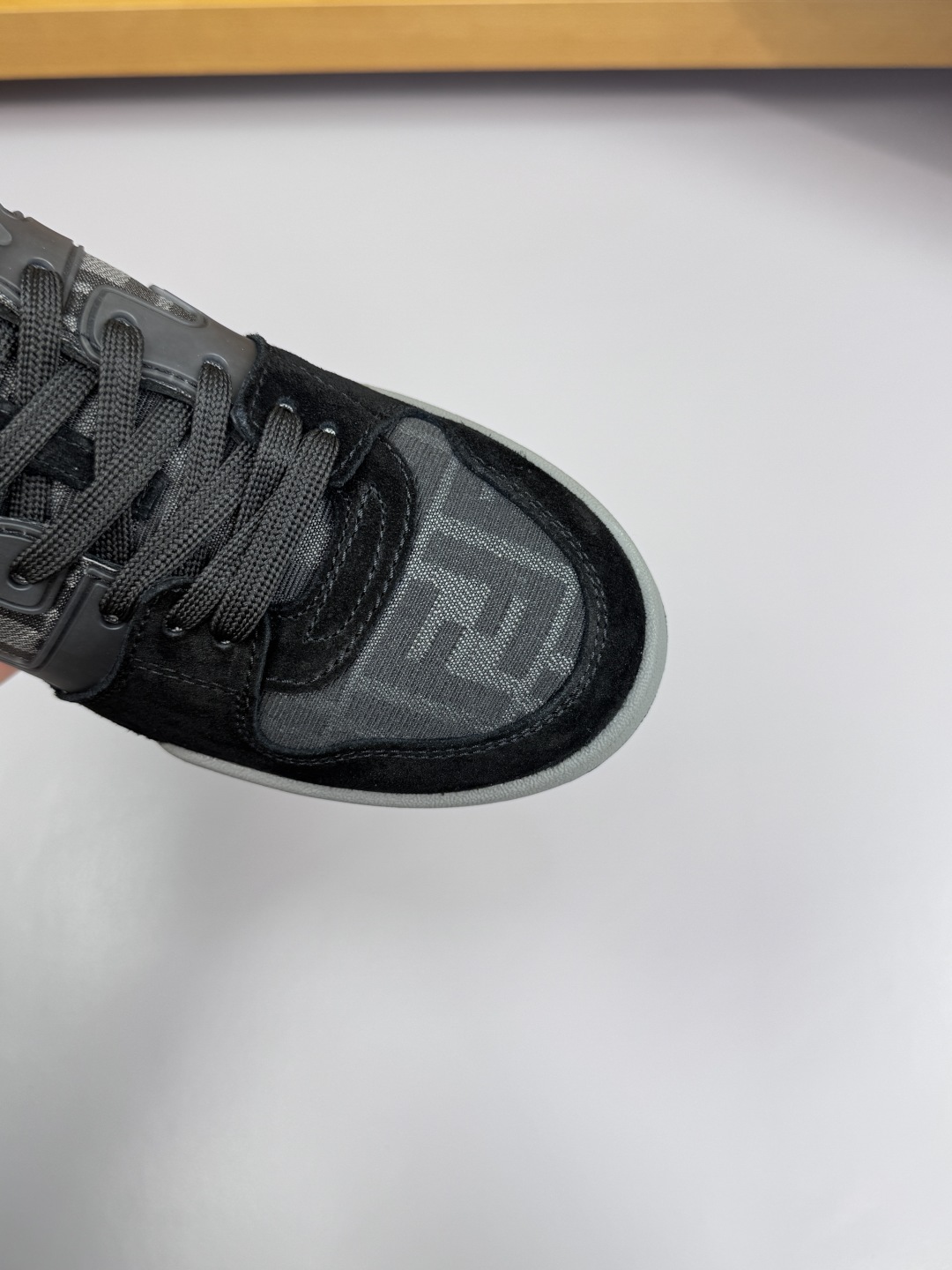 Fendi FF Logo Low-Top Sneakers Black