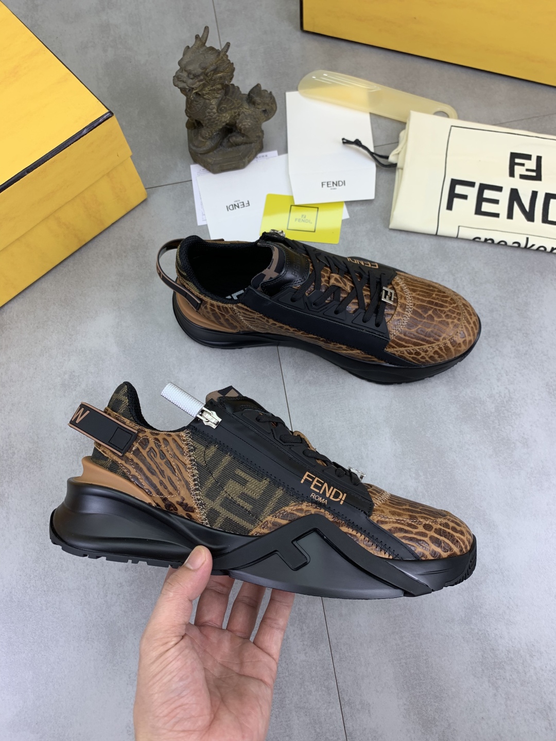 Fendi Flow Low-Top Sneakers Brown/Black
