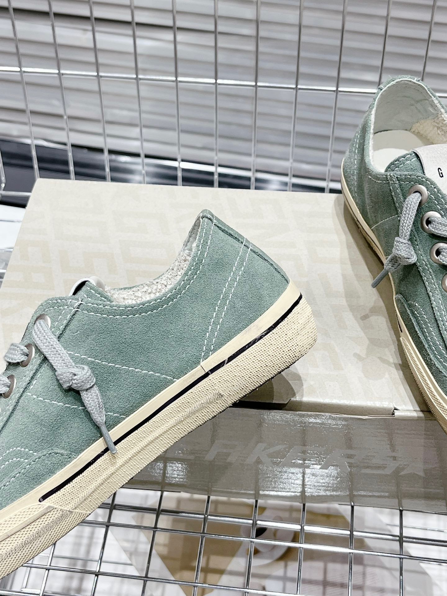 Golden Goose V-Star2 Sneakers Dirty Blue