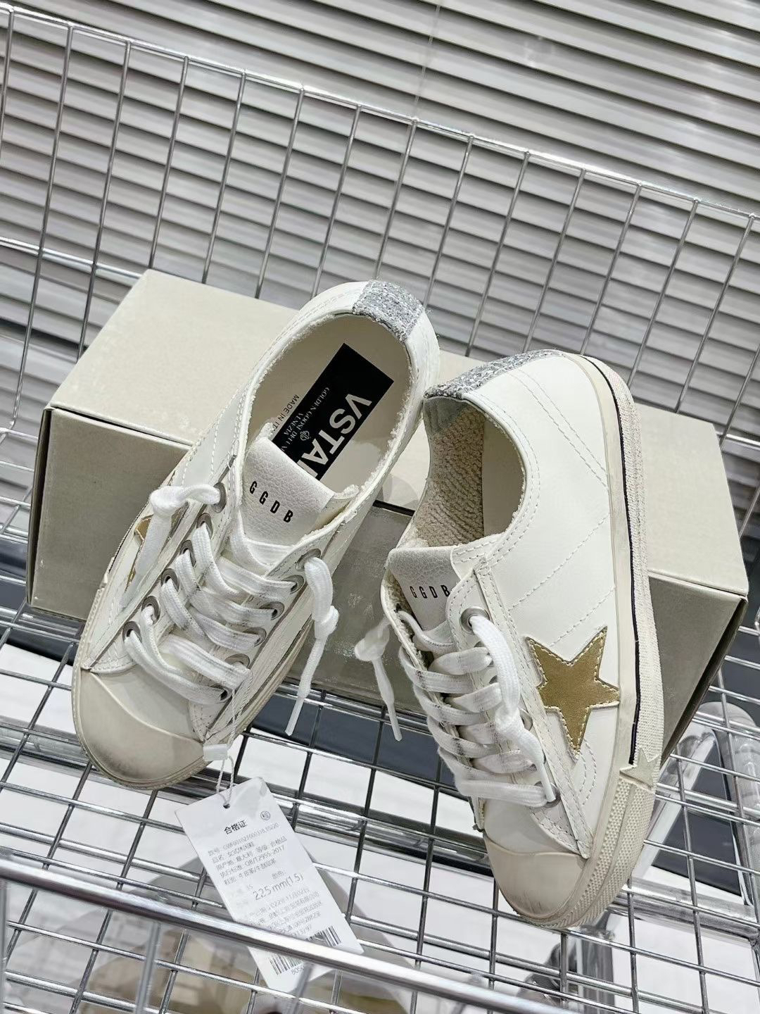 Golden Goose VSTAR2 Sneakers White/Gold