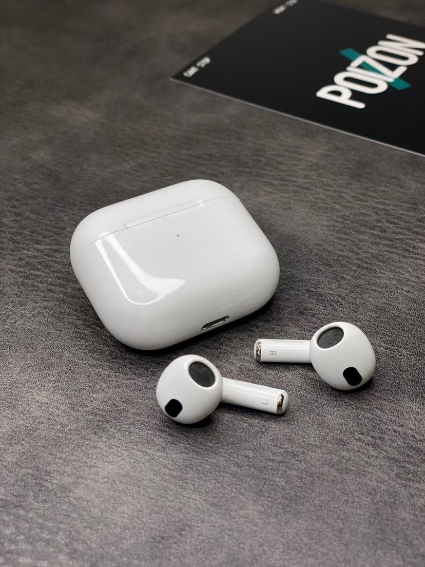 Apple AirPods 3 Spatial Audio Earbuds White