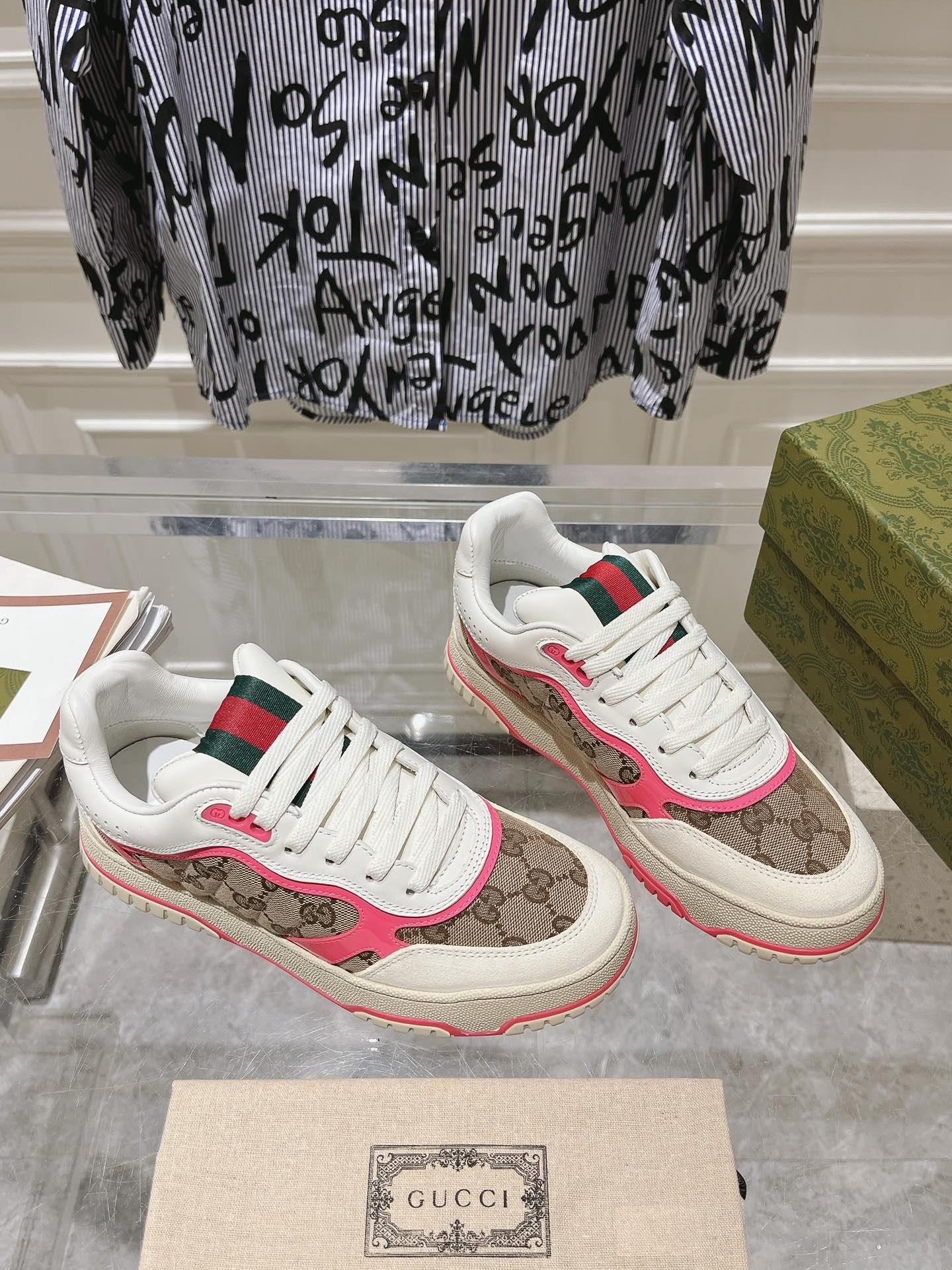 Gucci Vintage GG Sneakers White/Pink