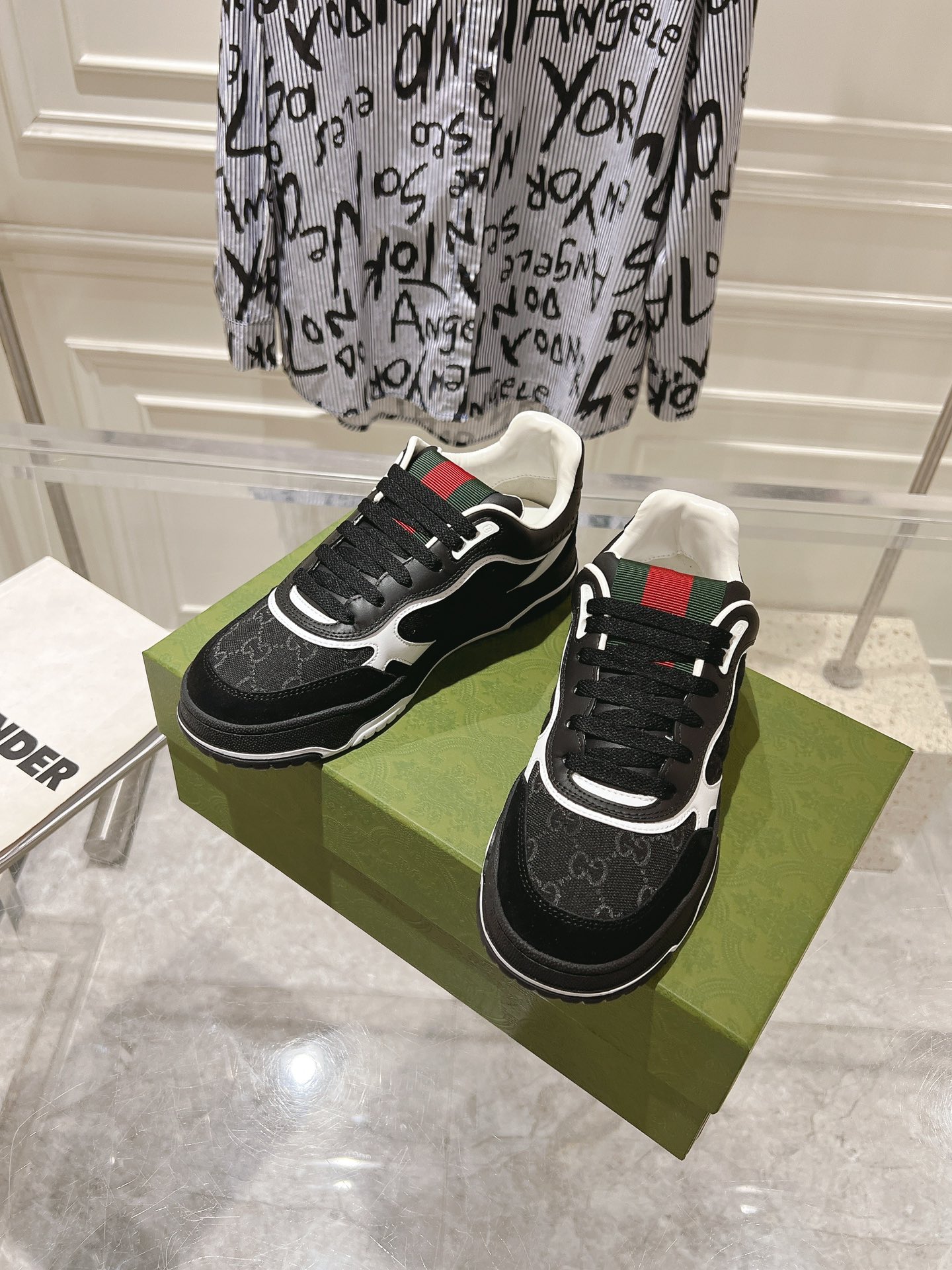 Gucci Vintage GG Low-Top Sneakers Black